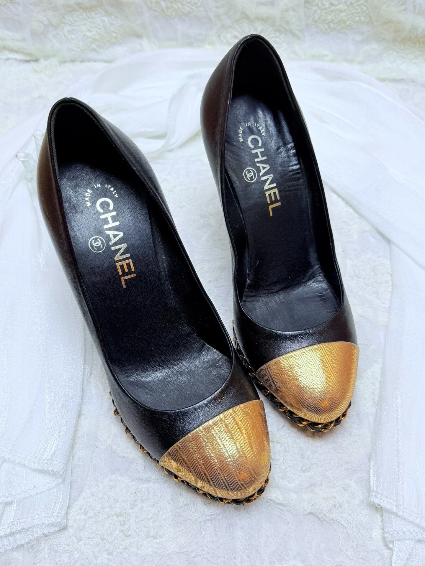 Chanel Chanel Black Lowtop Sneakers us_7 Women Size US 7 / IT 37 - 2 Thumbnail