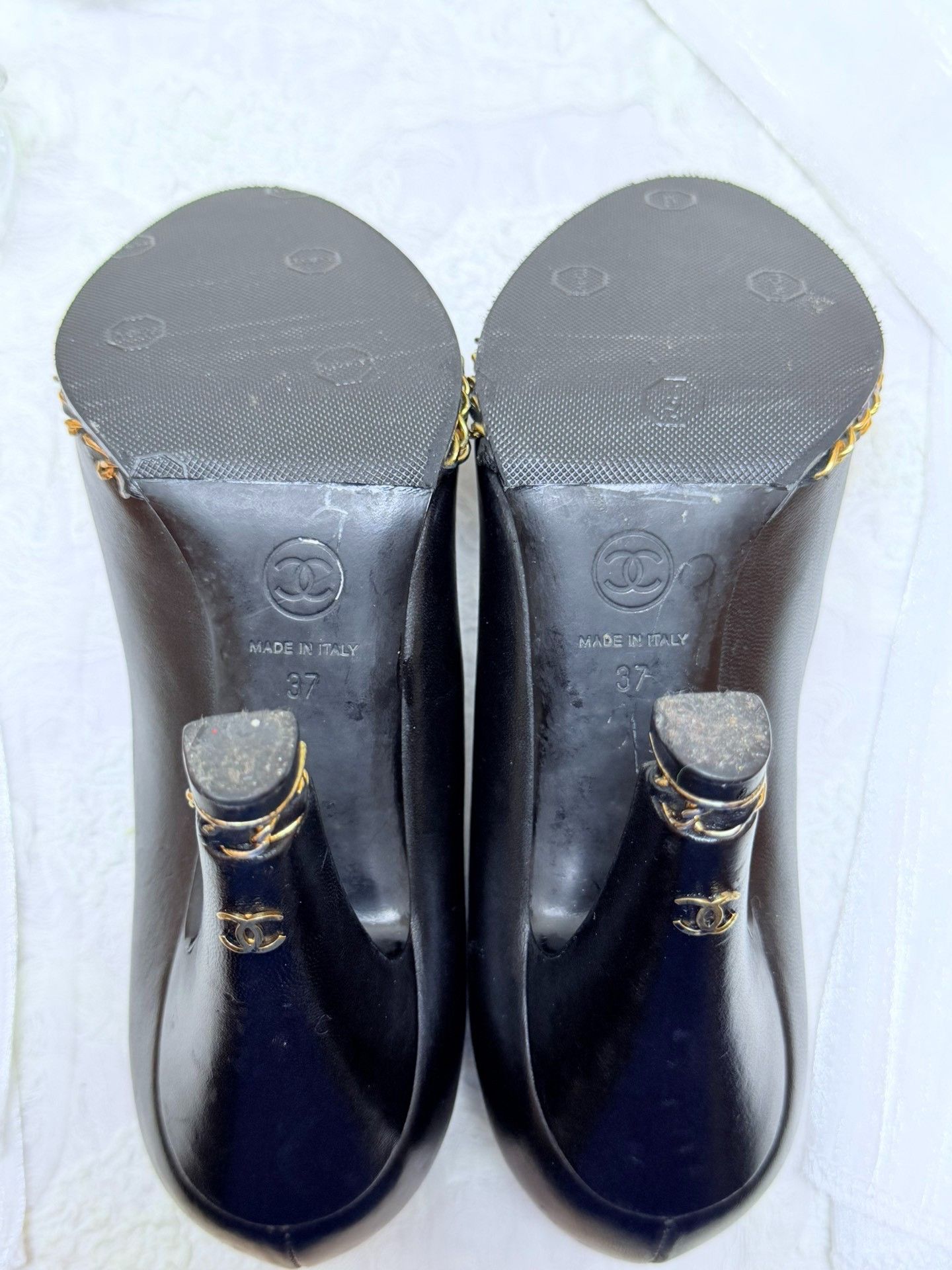 Chanel Chanel Black Lowtop Sneakers us_7 Women Size US 7 / IT 37 - 5 Thumbnail