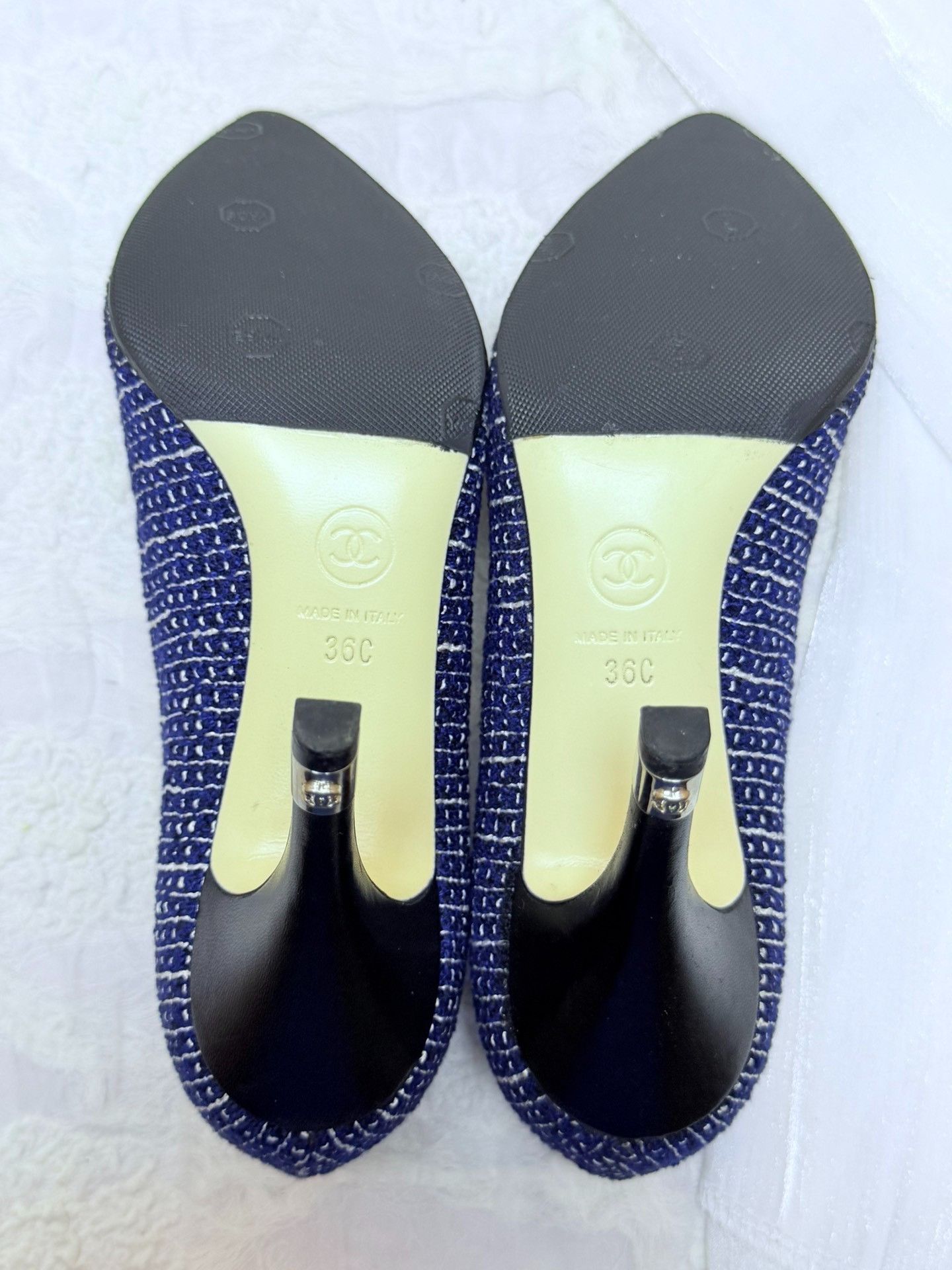 Chanel Chanel Knit Blue Lowtop Sneakers us_6 Women Size US 6 / IT 36 - 6 Thumbnail