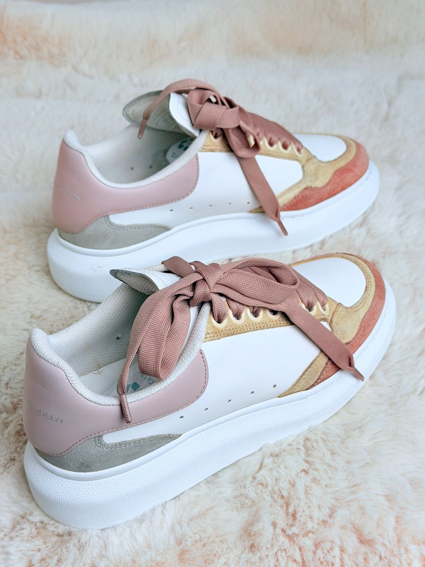 Alexander McQueen Alexander McQueen Suede Multi Lowtop Sneakers us_6 Women Size US 6 / IT 36 - 4 Thumbnail