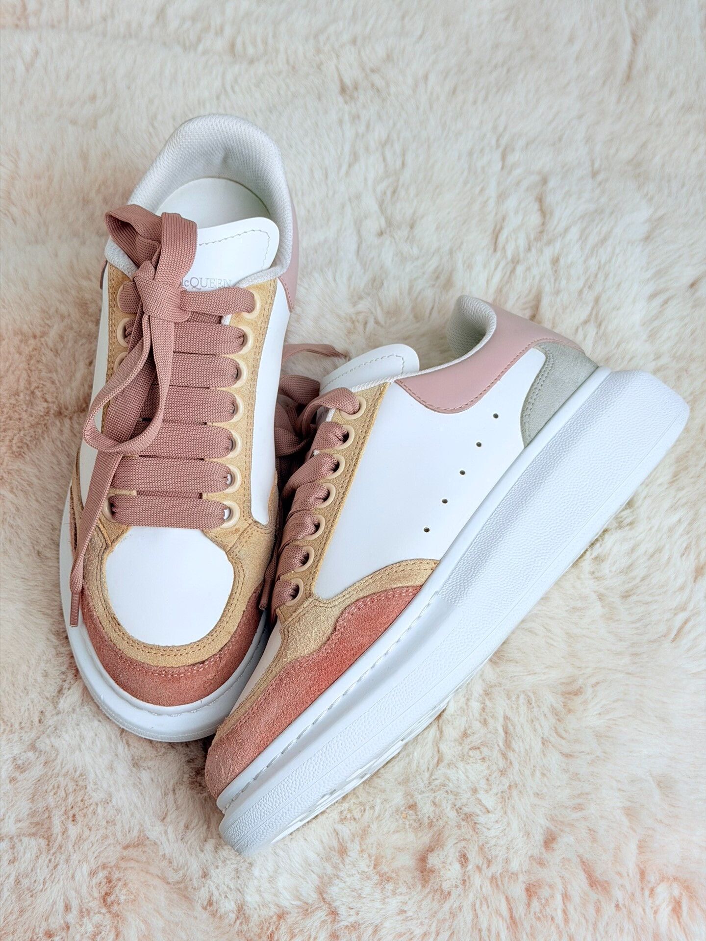 Alexander McQueen Alexander McQueen Suede Multi Lowtop Sneakers us_6 Women Size US 6 / IT 36 - 3 Thumbnail