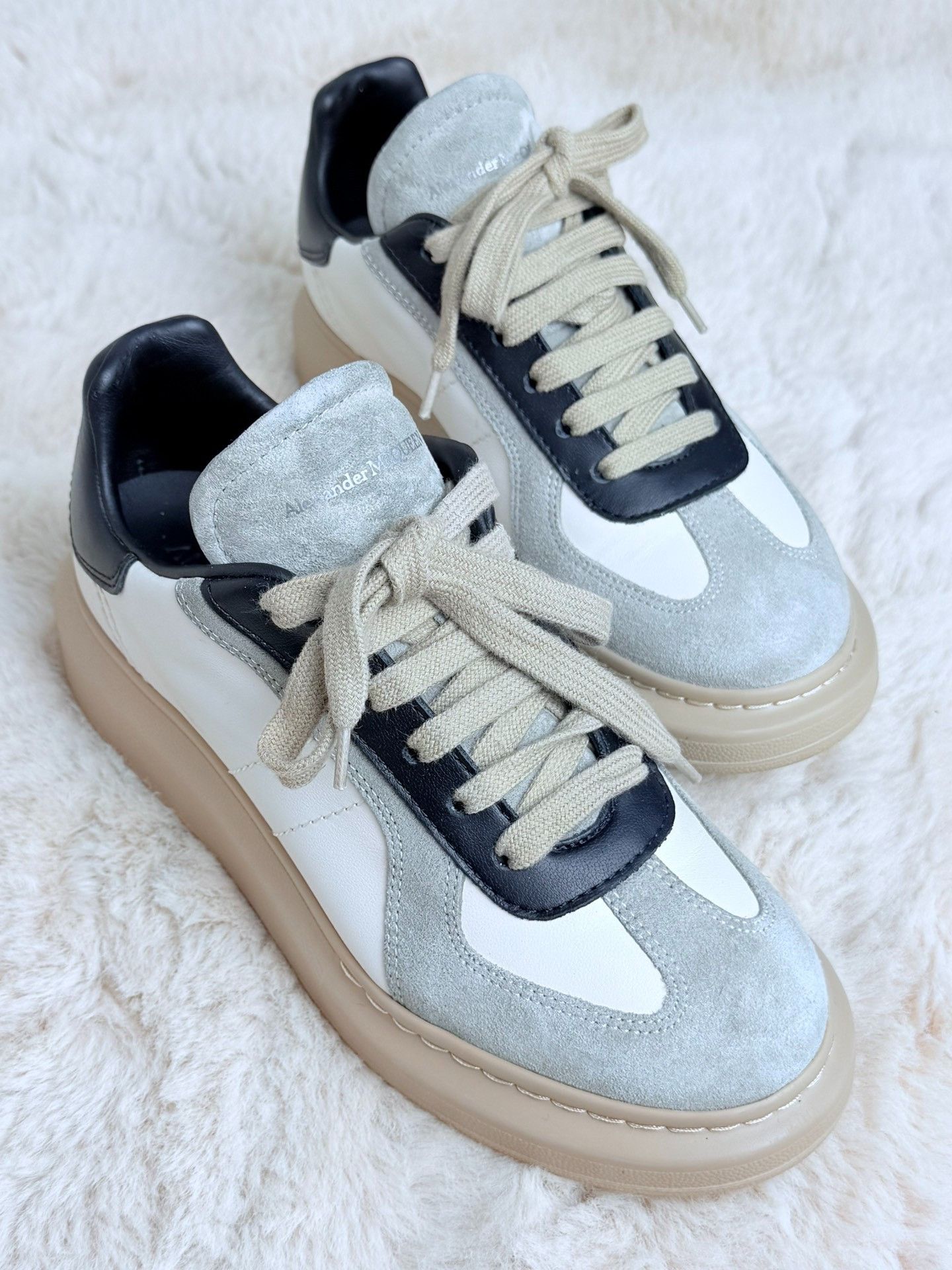 Alexander McQueen Alexander McQueen Leather Lowtop Sneakers us_6 Women Size US 6 / IT 36 - 3 Thumbnail