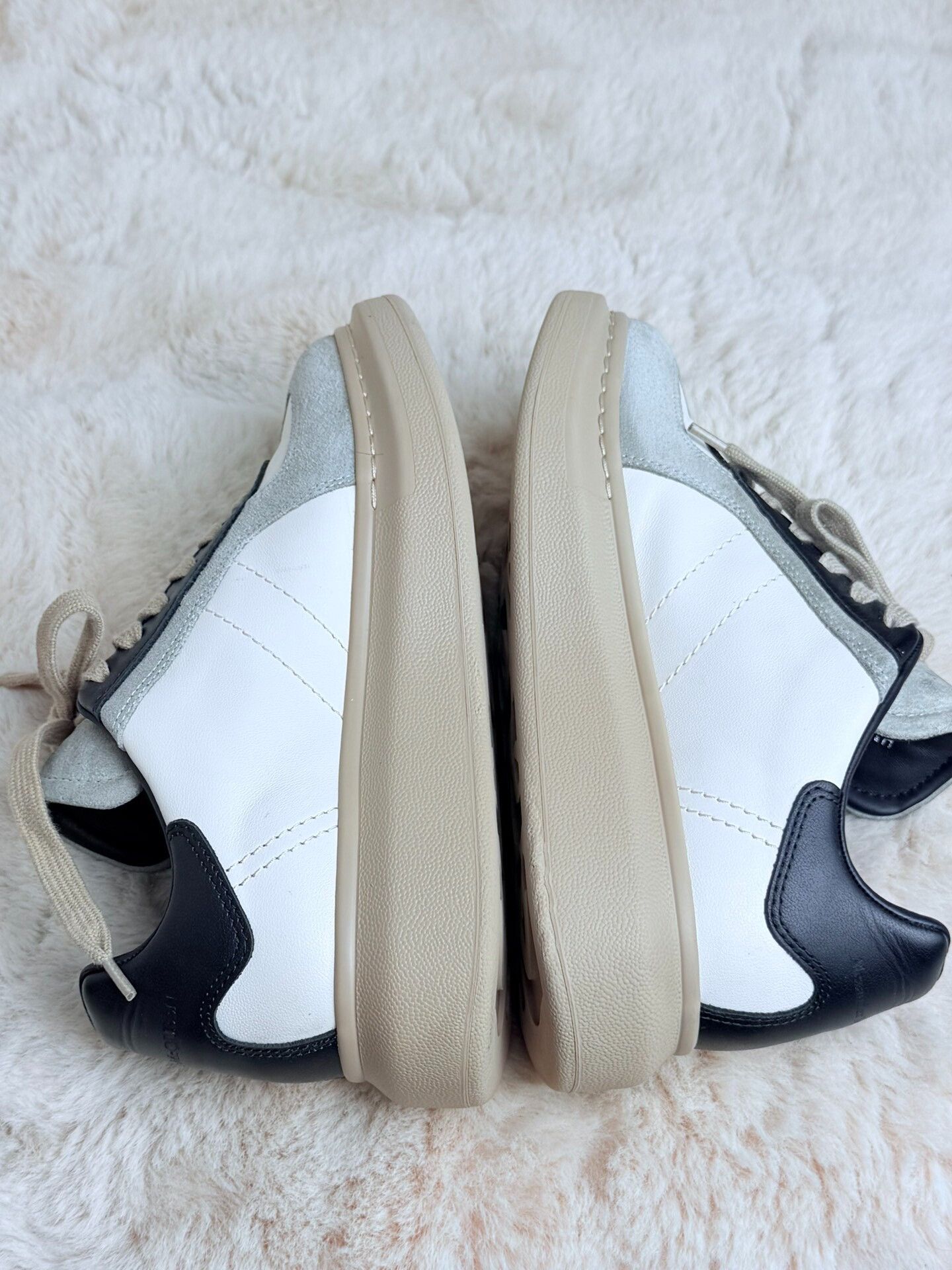 Alexander McQueen Alexander McQueen Leather Lowtop Sneakers us_6 Women Size US 6 / IT 36 - 5 Thumbnail