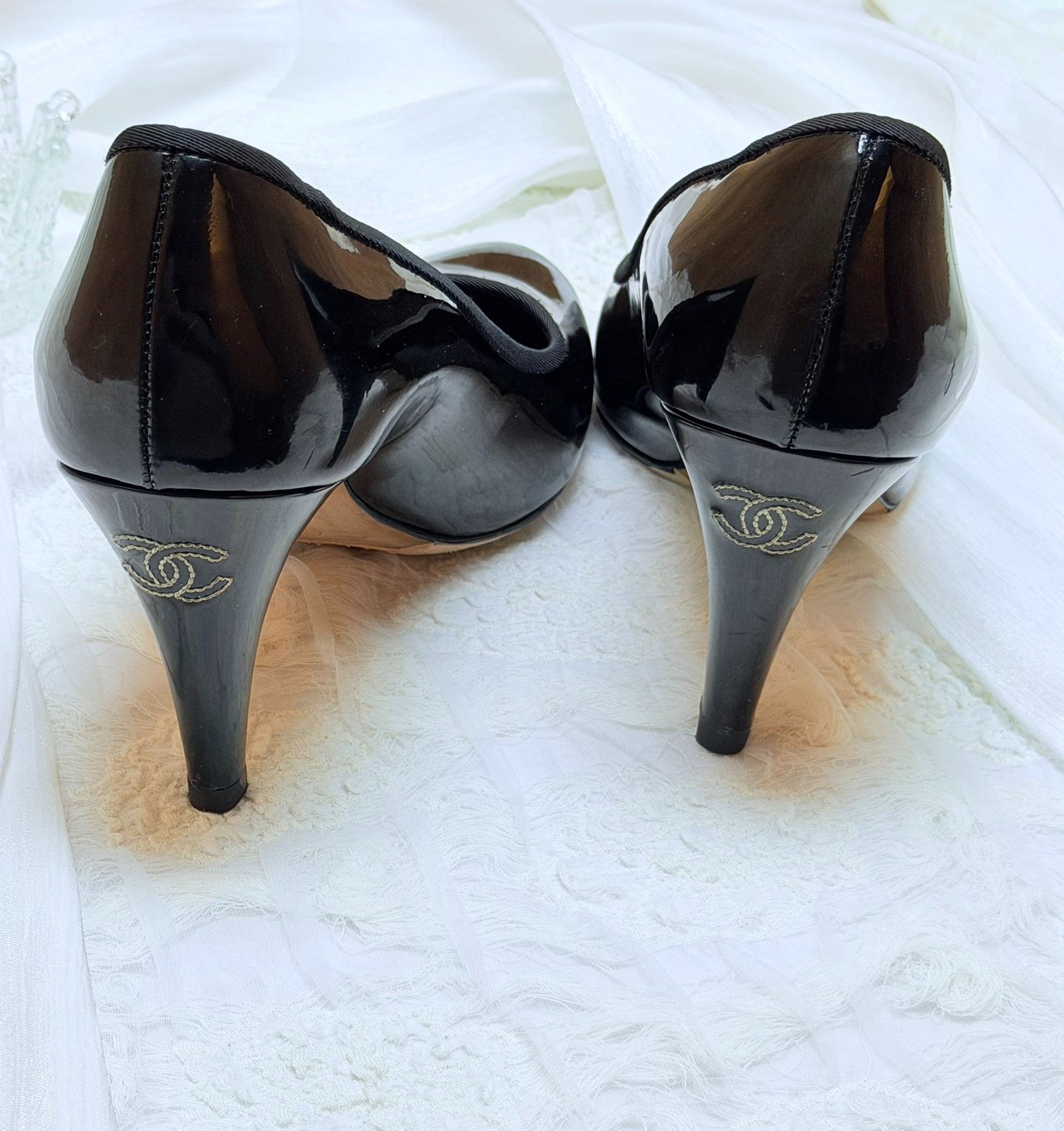 Chanel Chanel Retro Black Lowtop Sneakers us_7-5 Women Size US 7.5 / IT 37.5 - 2 Thumbnail