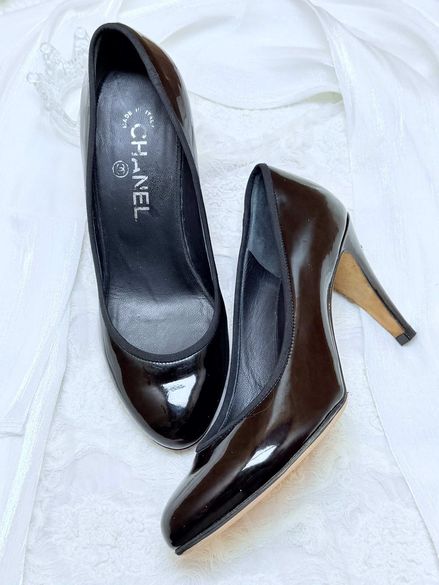 Chanel Chanel Retro Black Lowtop Sneakers us_7-5 Women Size US 7.5 / IT 37.5 - 5 Thumbnail