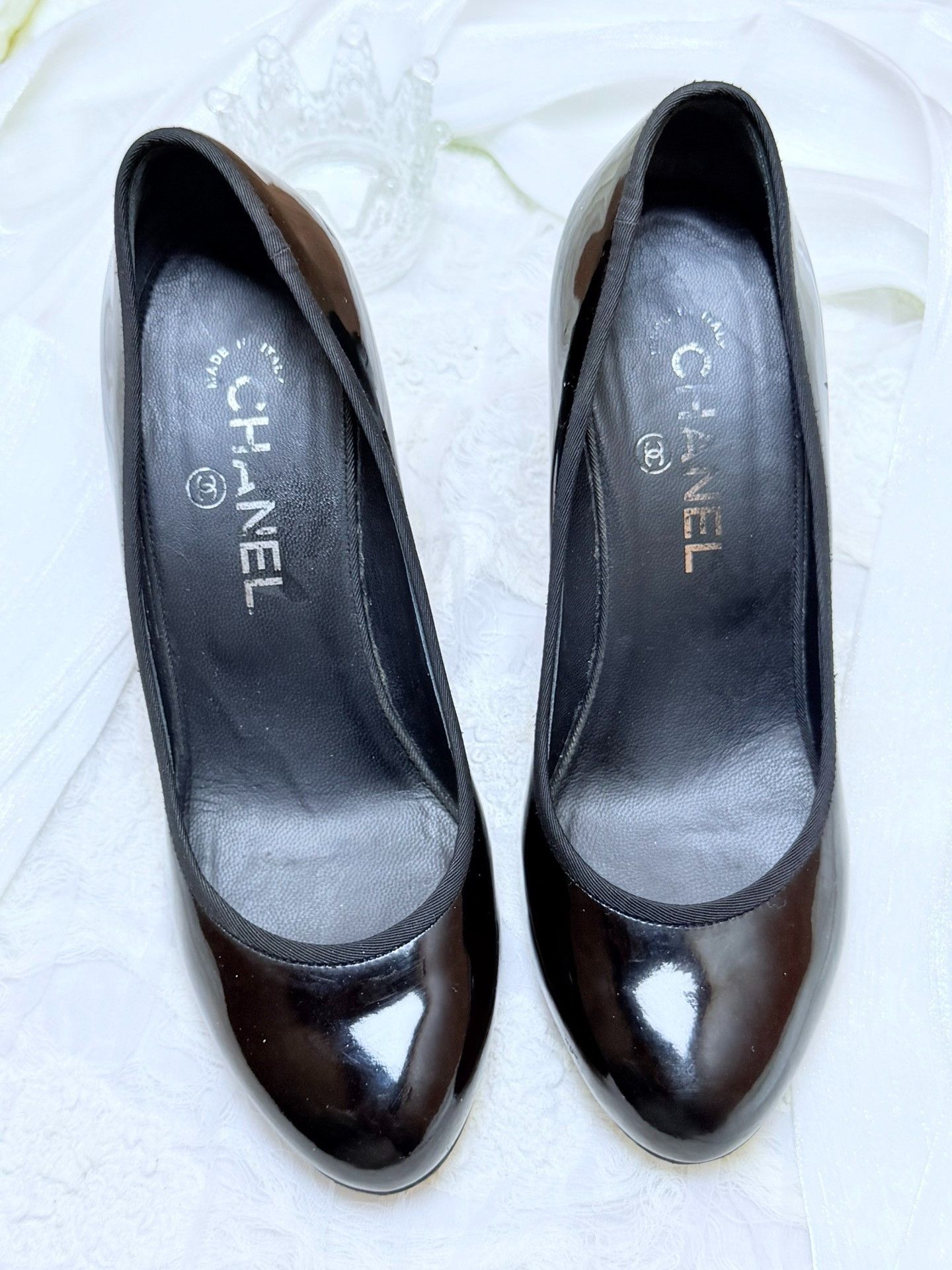 Chanel Chanel Retro Black Lowtop Sneakers us_7-5 Women Size US 7.5 / IT 37.5 - 3 Thumbnail