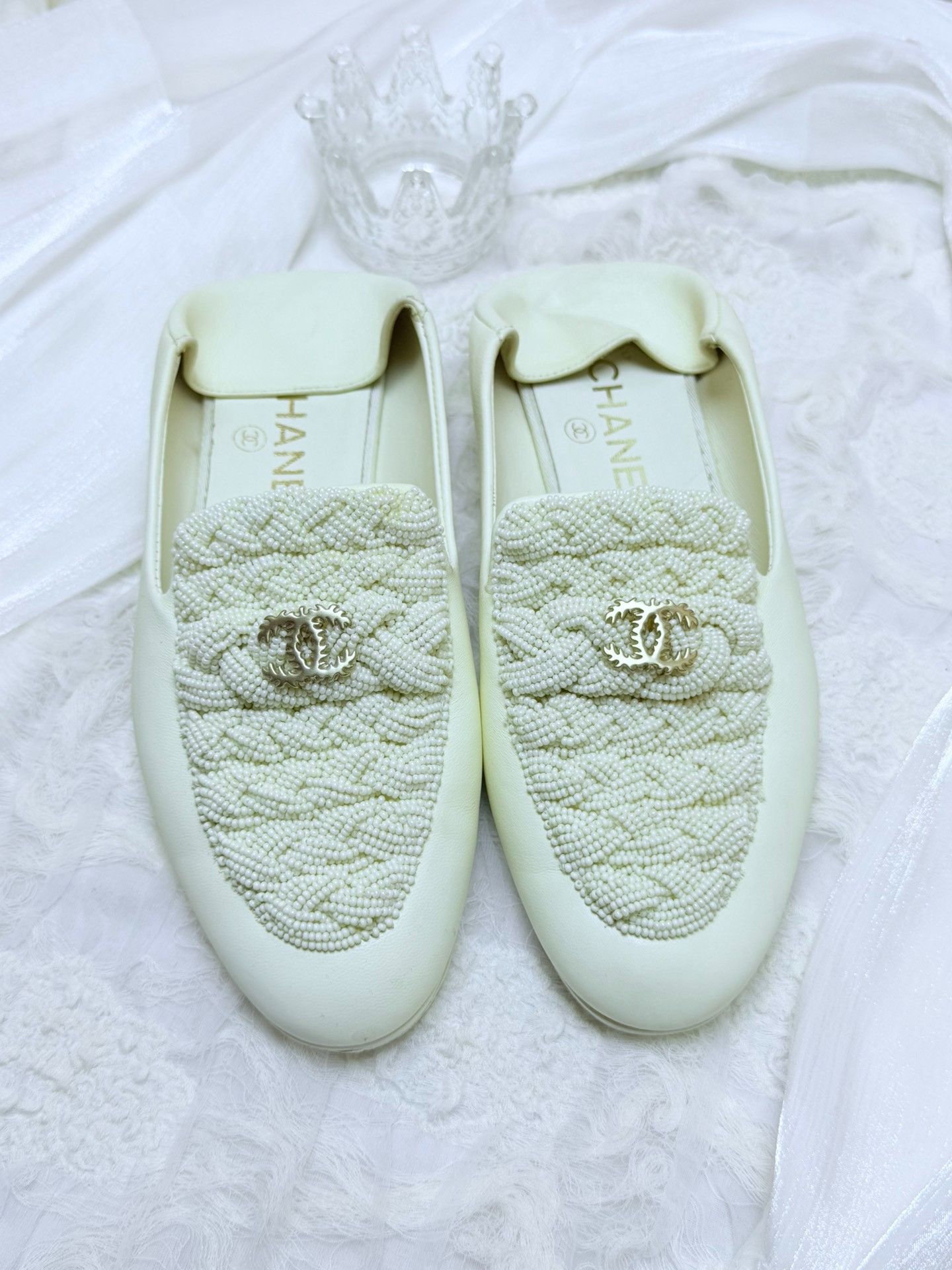 Chanel Chanel Leather White Lowtop Sneakers us_6 Women Size US 6 / IT 36 - 2 Thumbnail