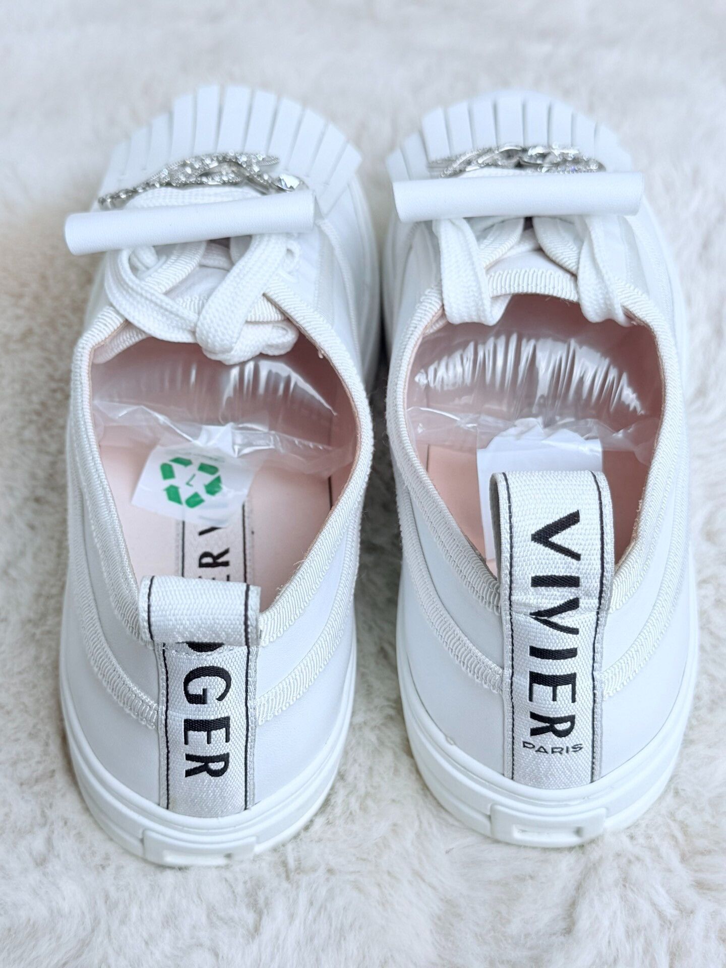 Roger Vivier Roger Vivier Retro White Lowtop Sneakers us_7 Women Size US 7 / IT 37 - 4 Thumbnail