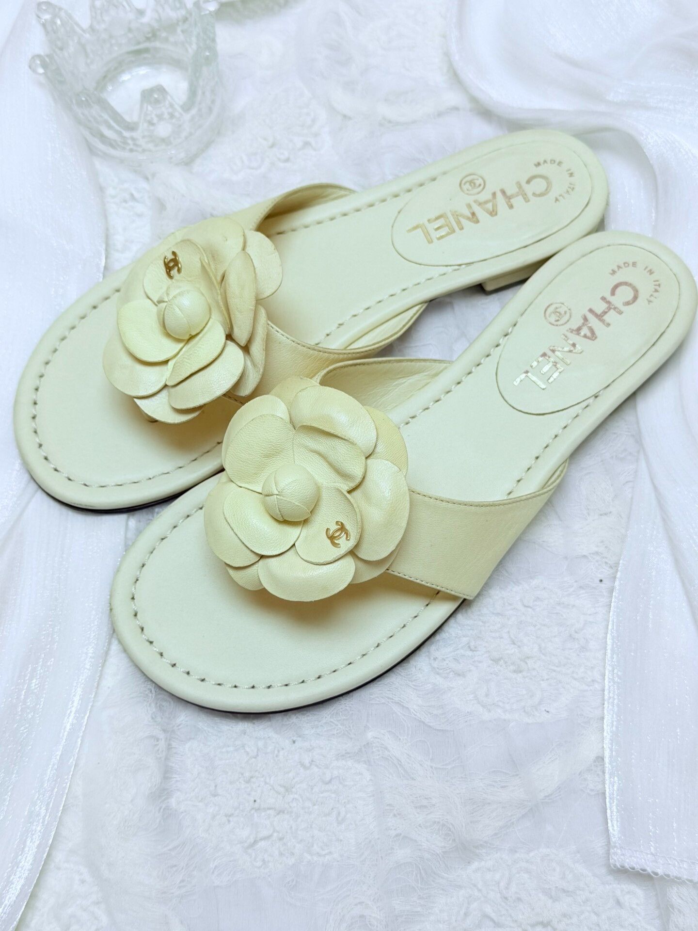 Chanel Chanel White Sandals us_6 Women Size US 6 / IT 36 - 3 Thumbnail