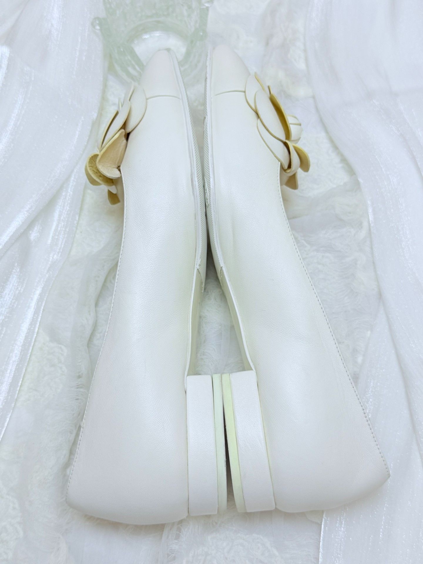 Chanel Chanel White Lowtop Sneakers us_6 Women Size US 6 / IT 36 - 5 Thumbnail