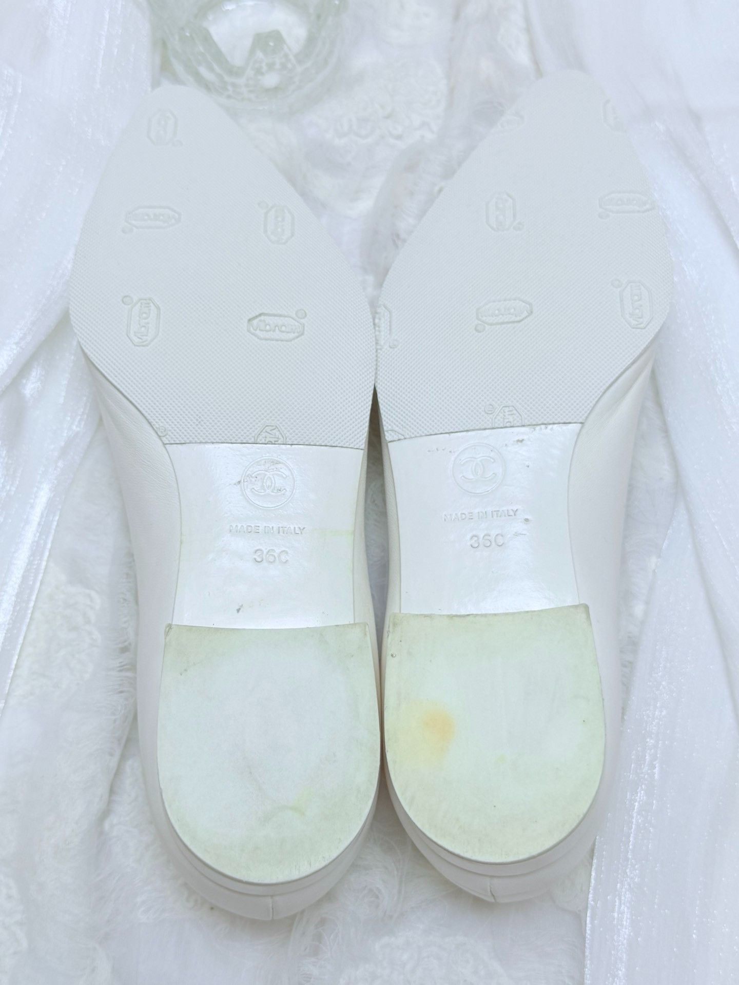 Chanel Chanel White Lowtop Sneakers us_6 Women Size US 6 / IT 36 - 6 Thumbnail
