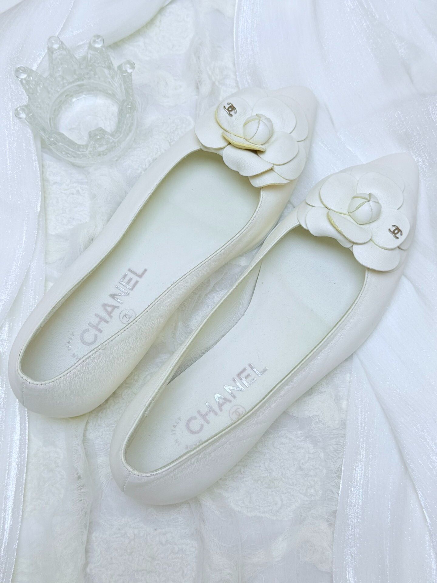 Chanel Chanel White Lowtop Sneakers us_6 Women Size US 6 / IT 36 - 4 Thumbnail