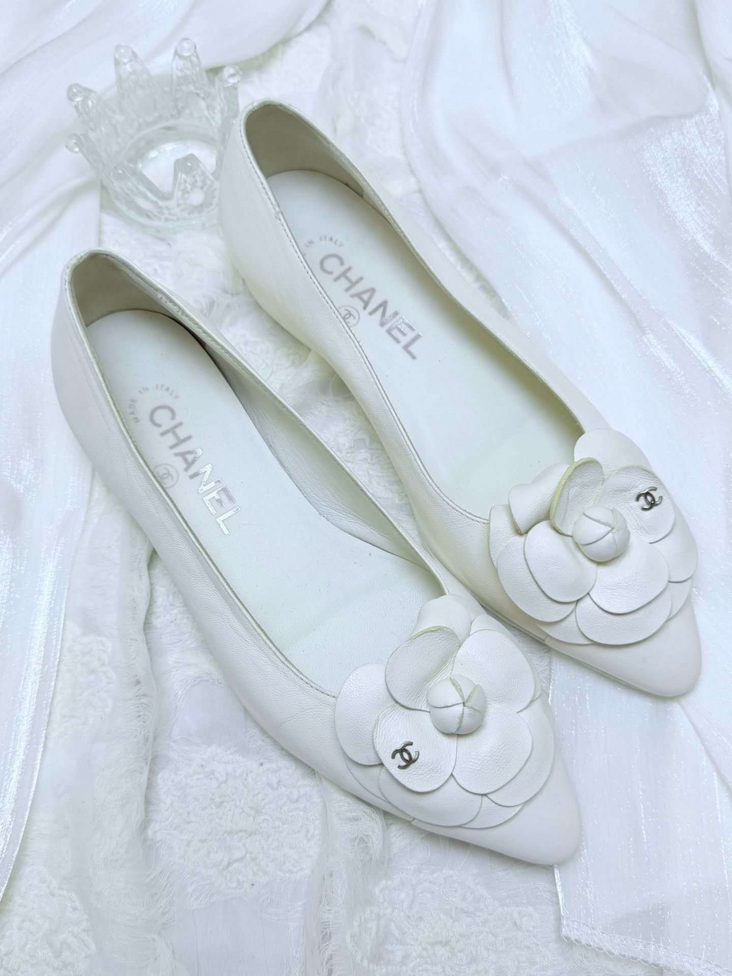 Chanel Chanel White Lowtop Sneakers us_6 Women Size US 6 / IT 36 - 3 Thumbnail