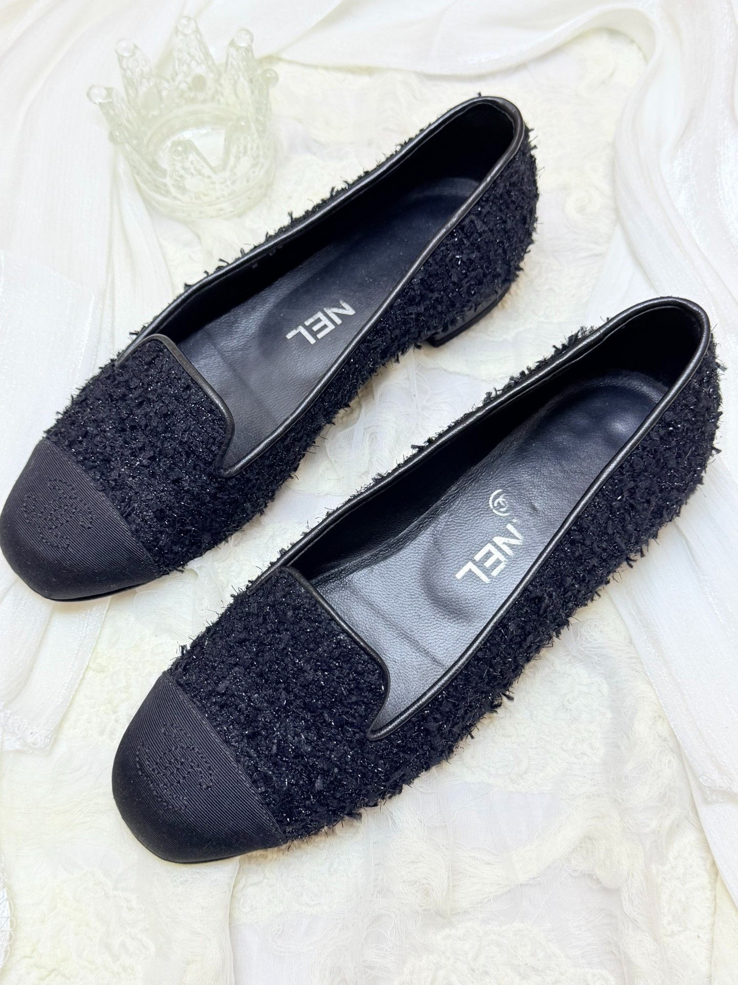 Chanel Chanel Black Lowtop Sneakers us_5 Women Size US 5 / IT 35 - 2 Thumbnail