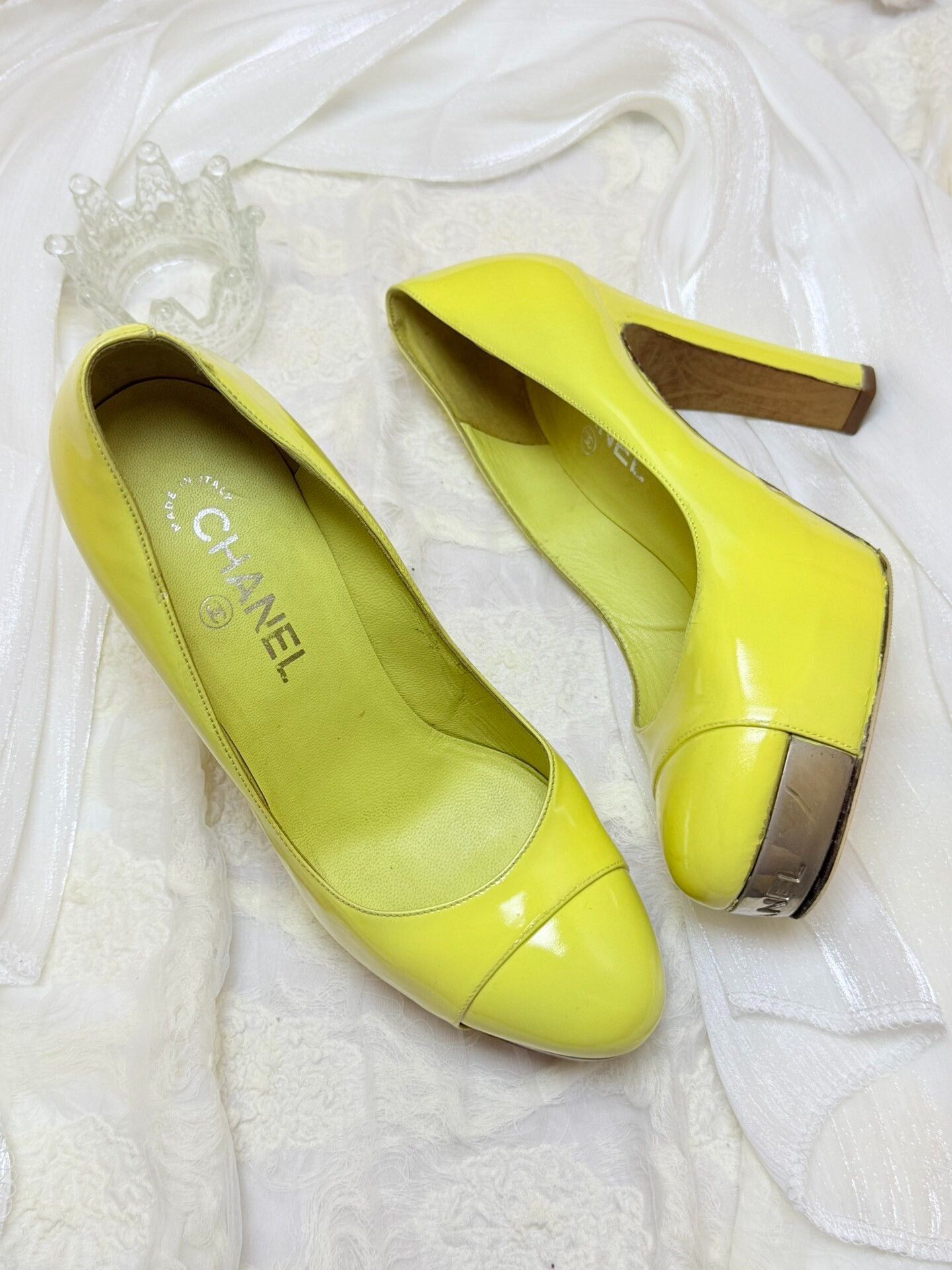 Chanel Chanel Patent Yellow Lowtop Sneakers us_8 Women Size US 8 / IT 38 - 3 Thumbnail