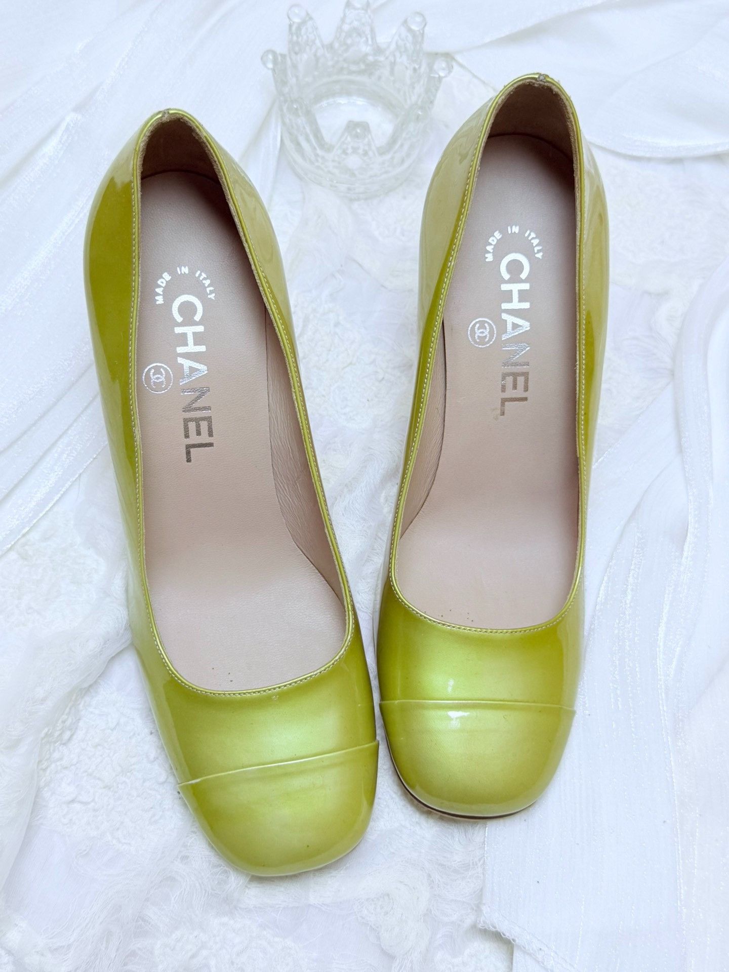 Chanel Chanel Patent Yellow Lowtop Sneakers us_6-5 Women Size US 6.5 / IT 36.5 - 2 Thumbnail