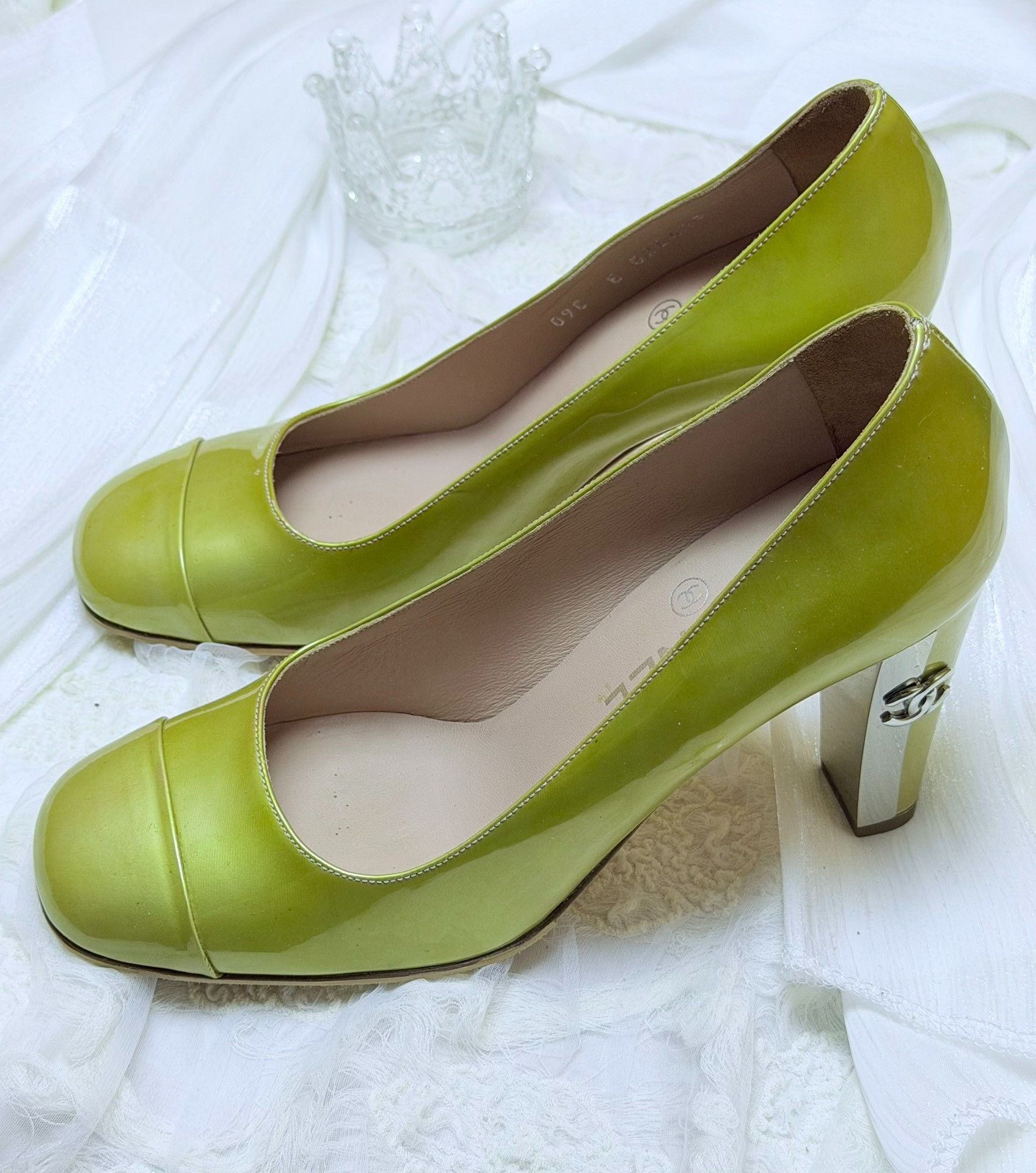 Chanel Chanel Patent Yellow Lowtop Sneakers us_6-5 Women Size US 6.5 / IT 36.5 - 4 Thumbnail