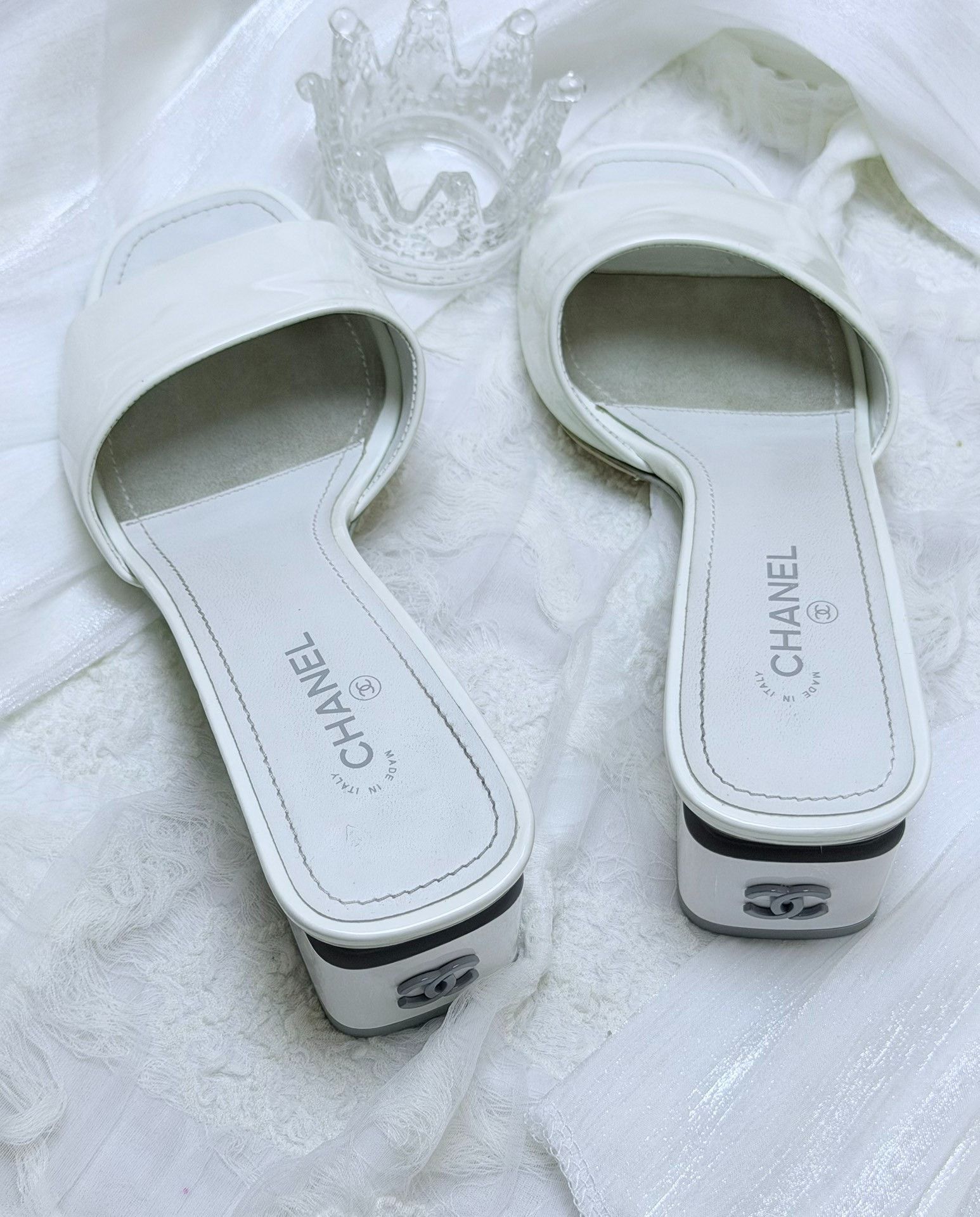 Chanel Chanel Patent White Sandals us_6-5 Women Size US 6.5 / IT 36.5 - 7 Thumbnail