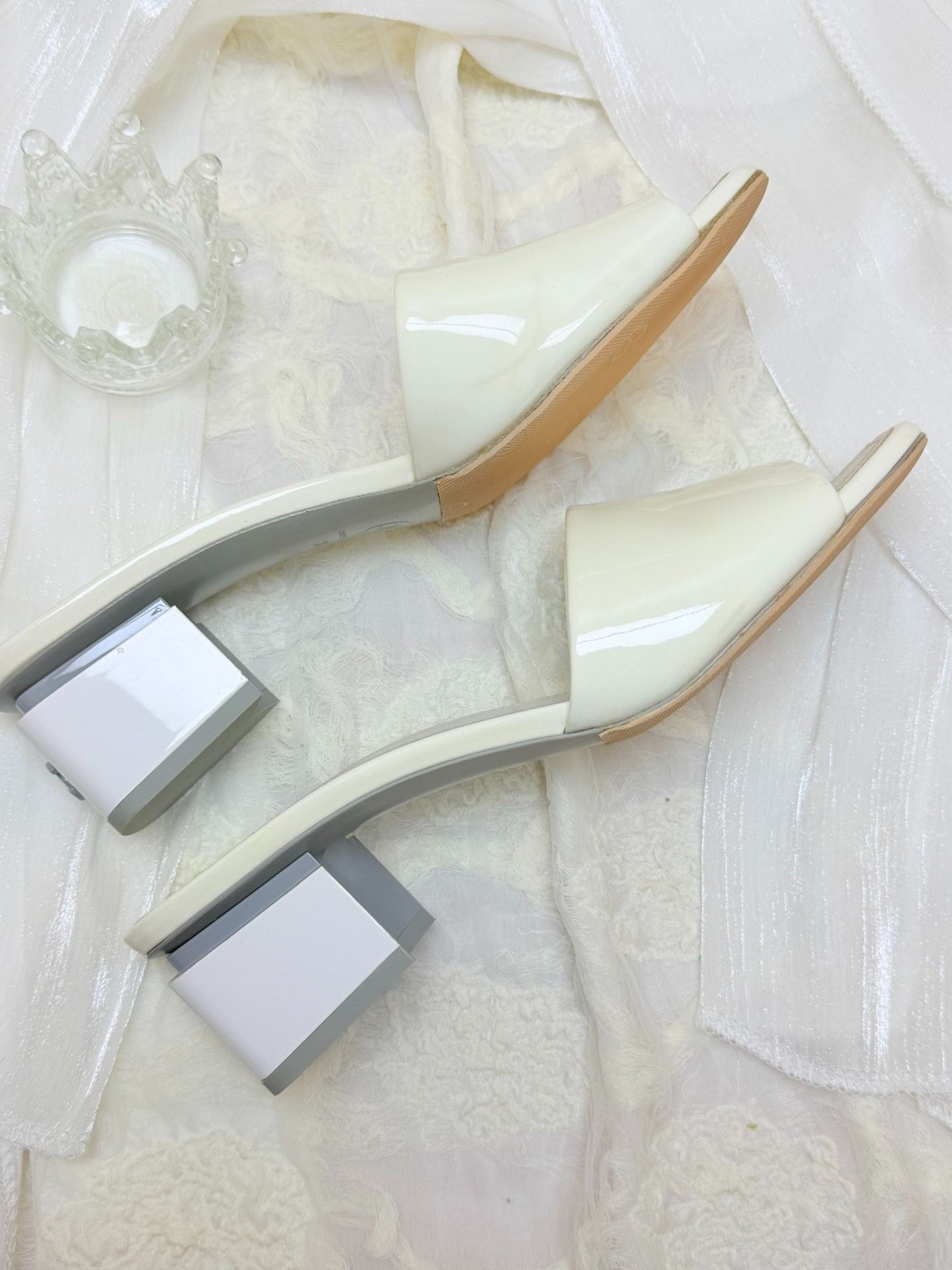 Chanel Chanel Patent White Sandals us_6-5 Women Size US 6.5 / IT 36.5 - 5 Thumbnail