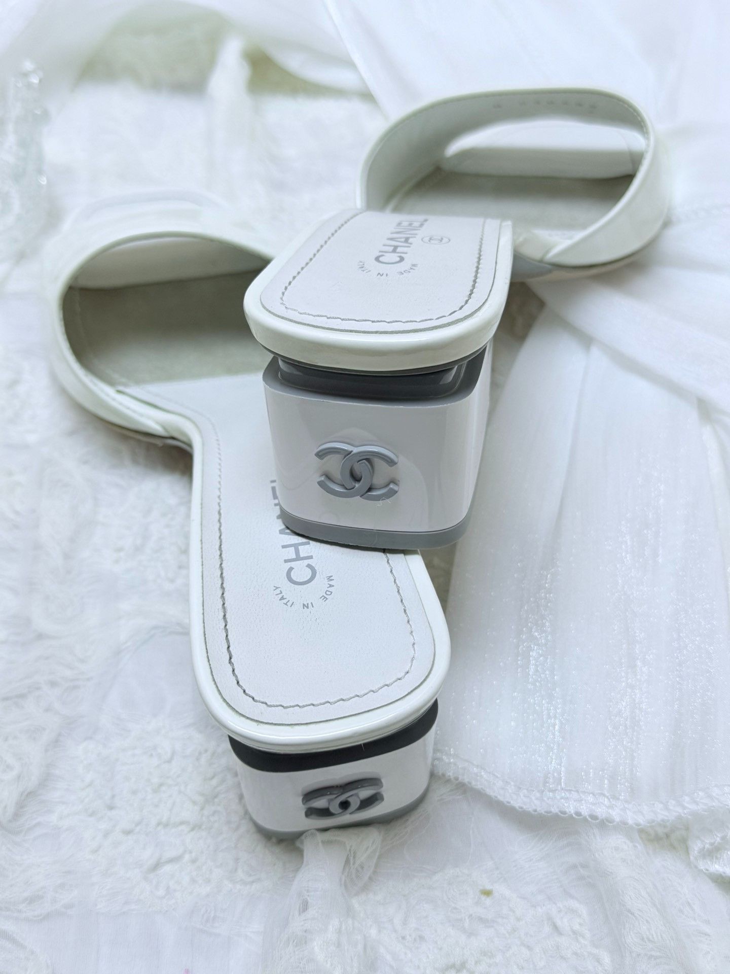 Chanel Chanel Patent White Sandals us_6-5 Women Size US 6.5 / IT 36.5 - 8 Thumbnail