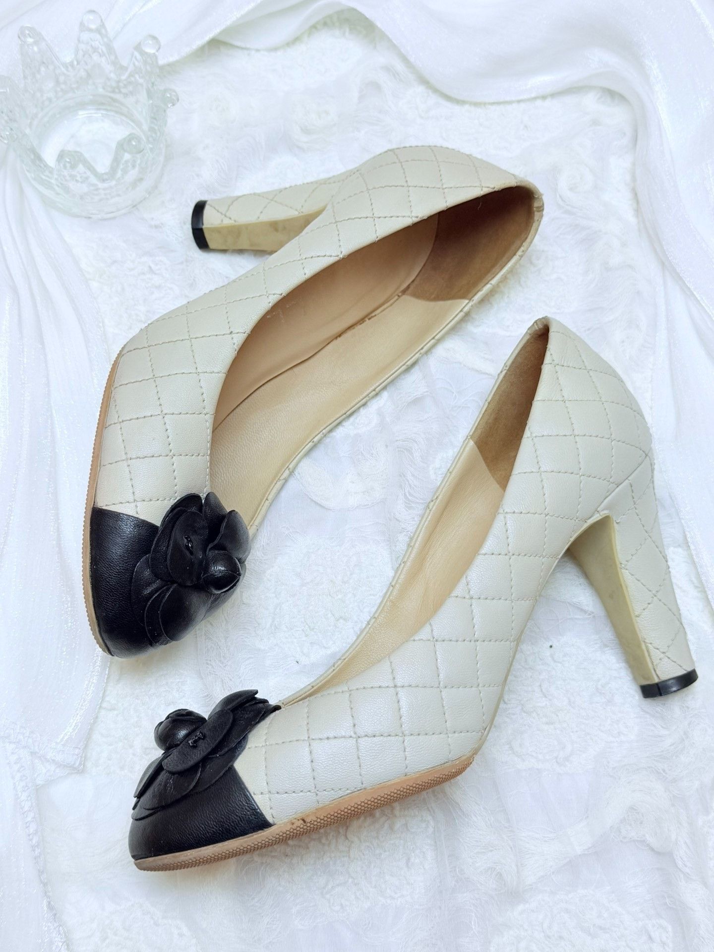 Chanel Chanel White Lowtop Sneakers us_6 Women Size US 6 / IT 36 - 2 Thumbnail