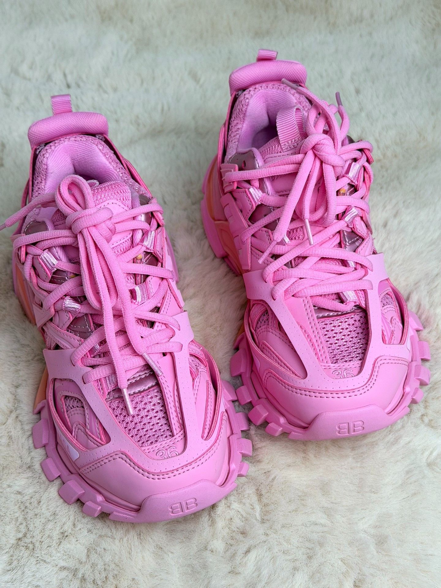 Balenciaga Balenciaga Pink Lowtop Sneakers us_6 Women Size US 6 / IT 36 - 3 Thumbnail