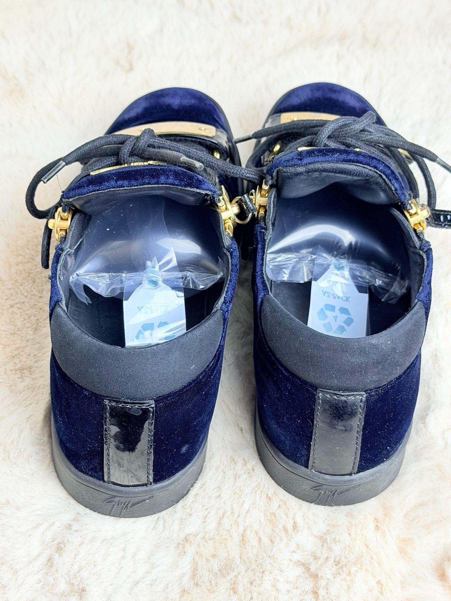 Giuseppe Zanotti Giuseppe Zanotti Velvet Gold Lowtop Sneakers us_8 Women Size US 8 / IT 38 - 4 Thumbnail