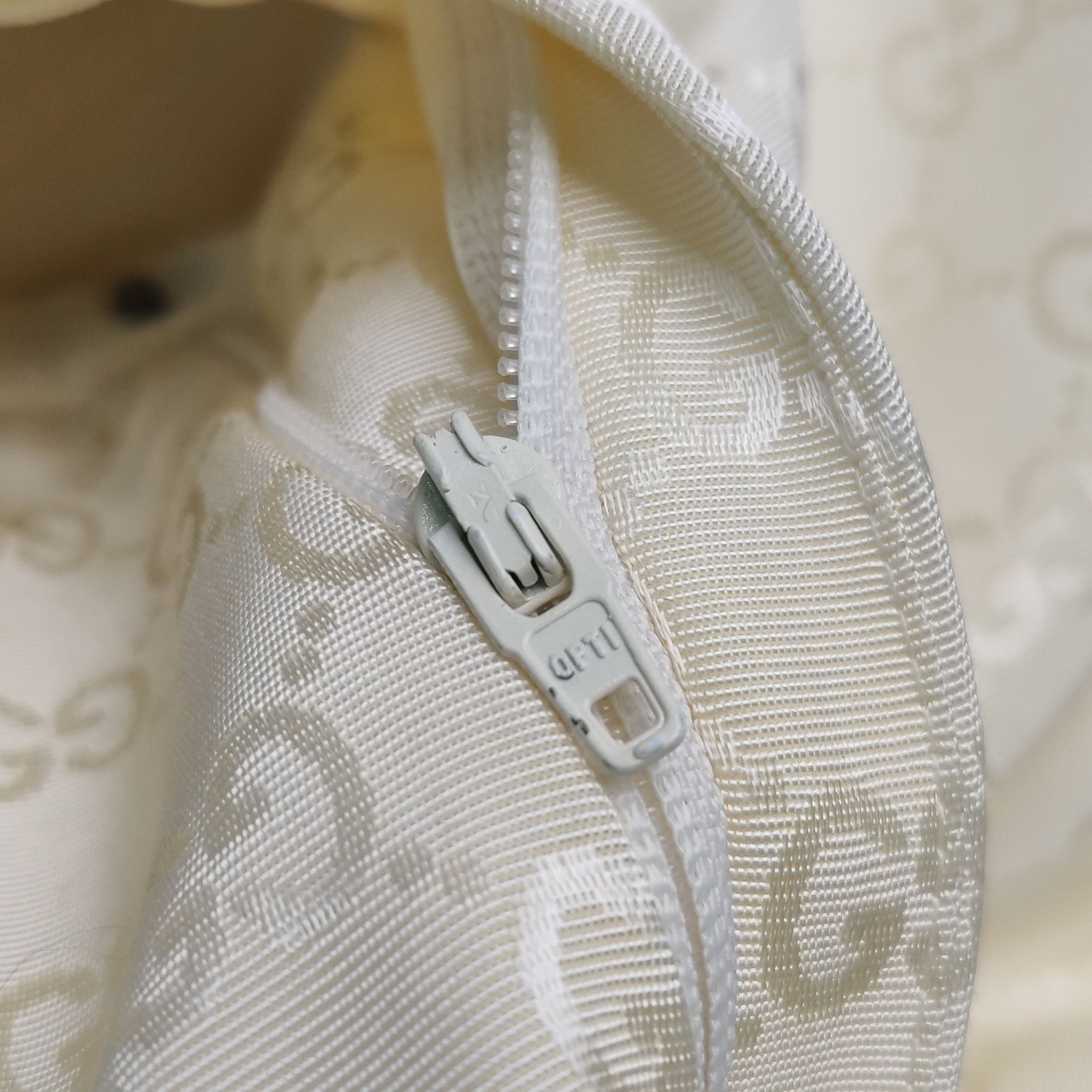 Gucci Gucci GG Monogram Canvas Casual Pants Size 30 Size US 30 / EU 46 - 12 Thumbnail