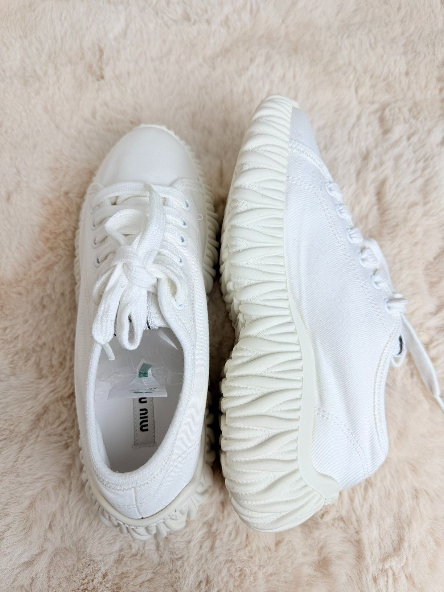 Miu Miu Miu Miu White Lowtop Sneakers us_6 Women Size US 6 / IT 36 - 4 Thumbnail