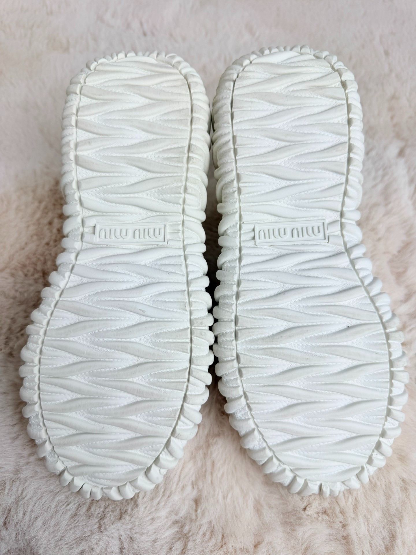 Miu Miu Miu Miu White Lowtop Sneakers us_6 Women Size US 6 / IT 36 - 5 Thumbnail