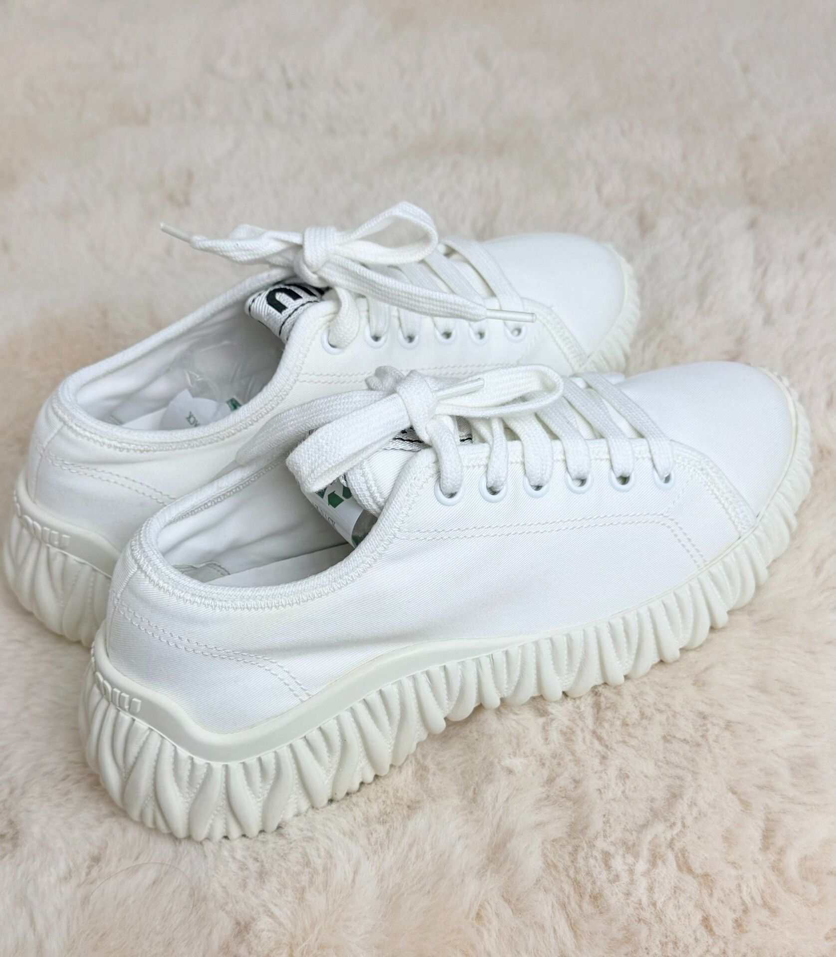 Miu Miu Miu Miu White Lowtop Sneakers us_6 Women Size US 6 / IT 36 - 3 Thumbnail