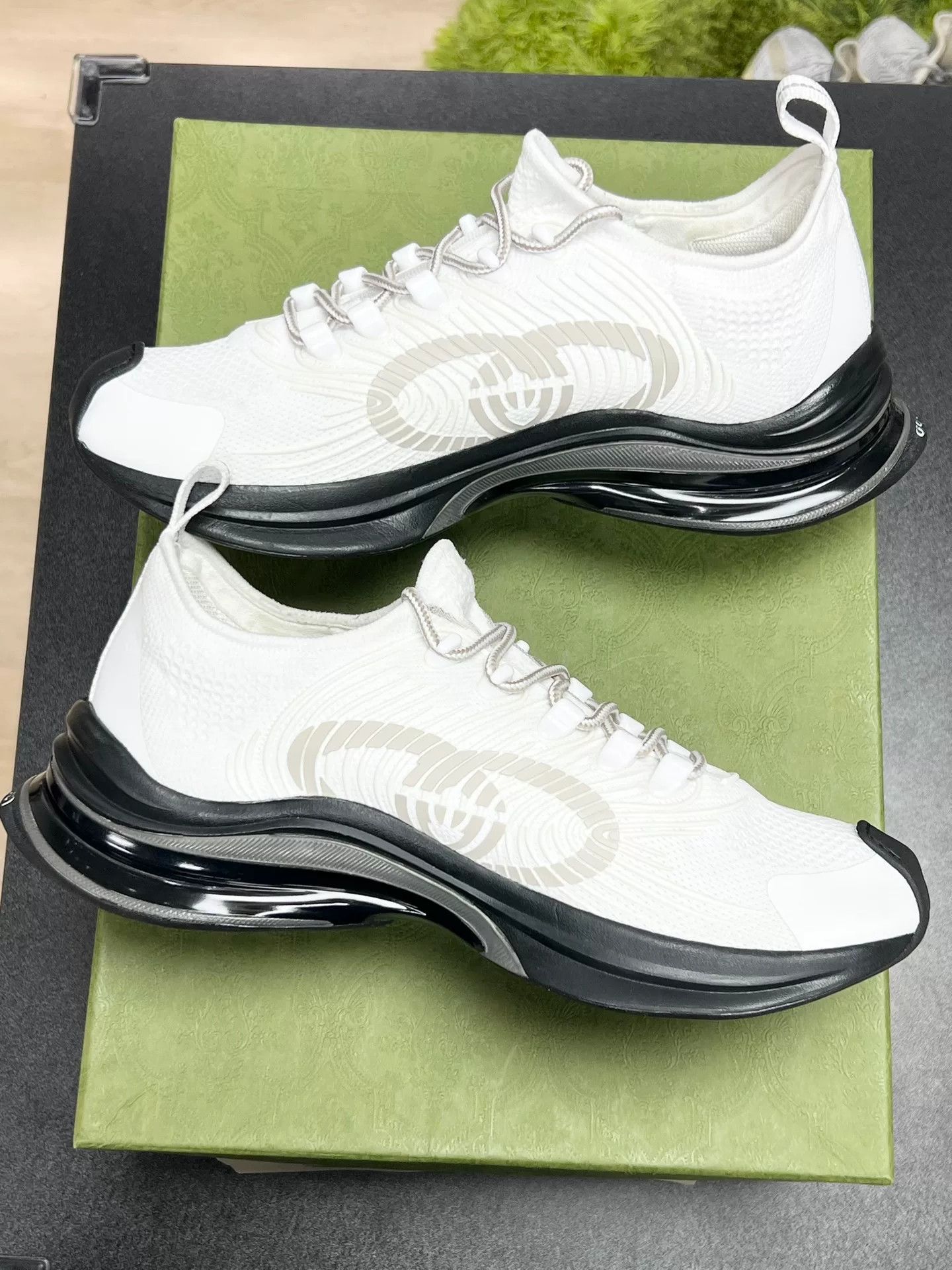 Gucci Gucci Run White Sneakers Size 42.5 Size US 9.5 / EU 42-43 - 6 Thumbnail