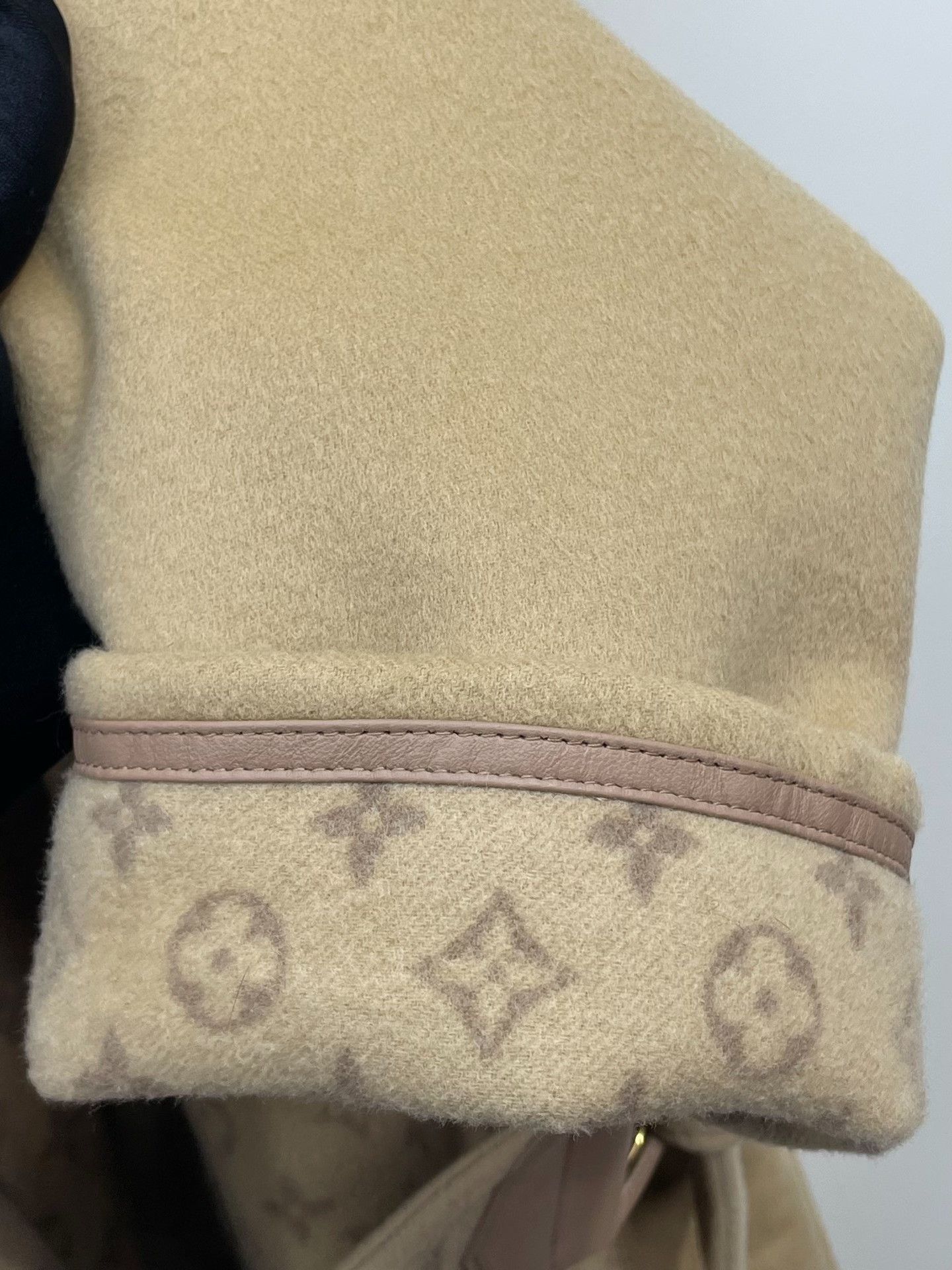 Louis Vuitton LV Monogram Bathrobe Coat Size XS / US 0-2 / IT 36-38 - 6 Thumbnail