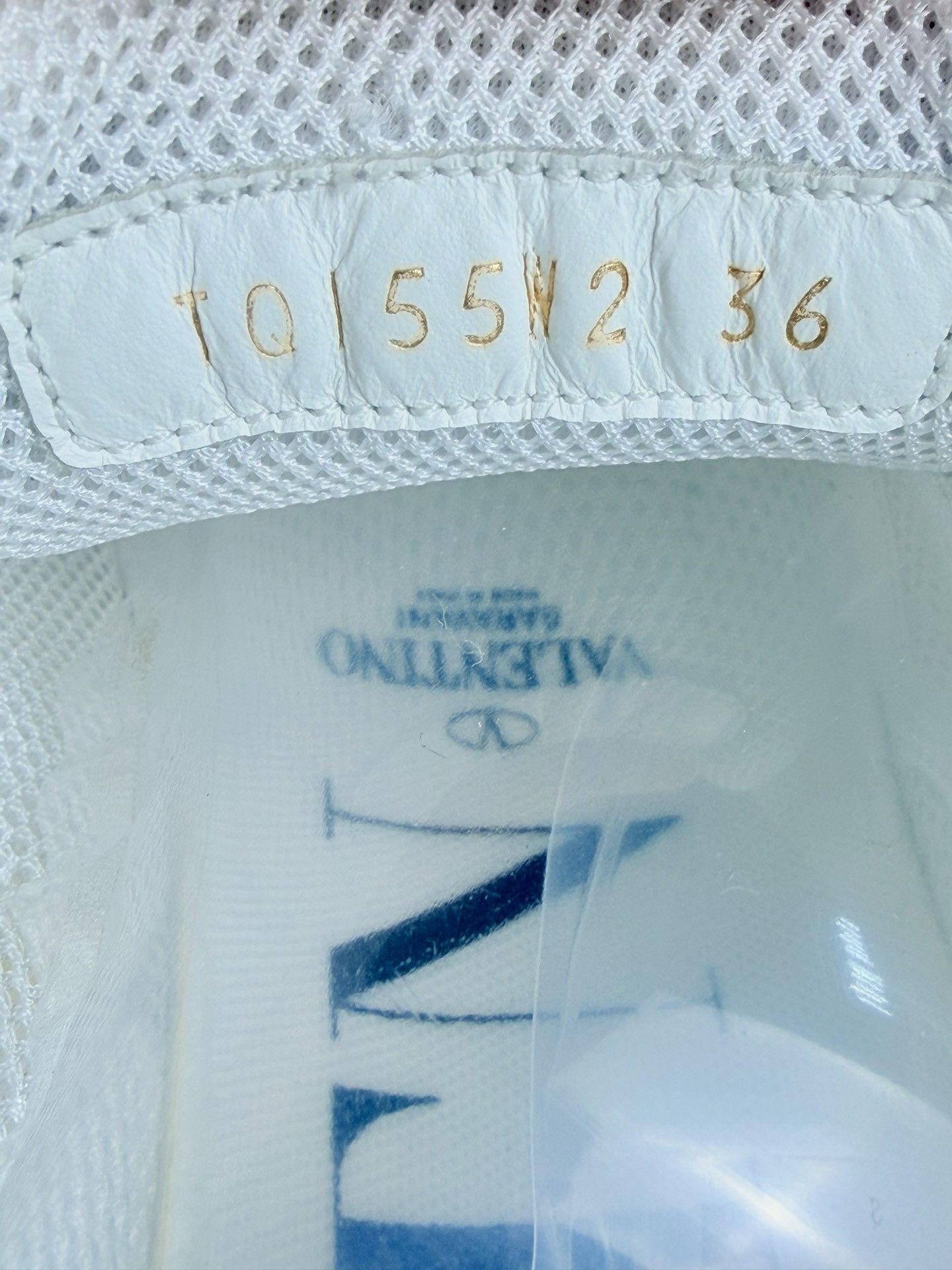 Valentino Valentino White Lowtop Sneakers us_6 Women Size US 6 / IT 36 - 7 Thumbnail