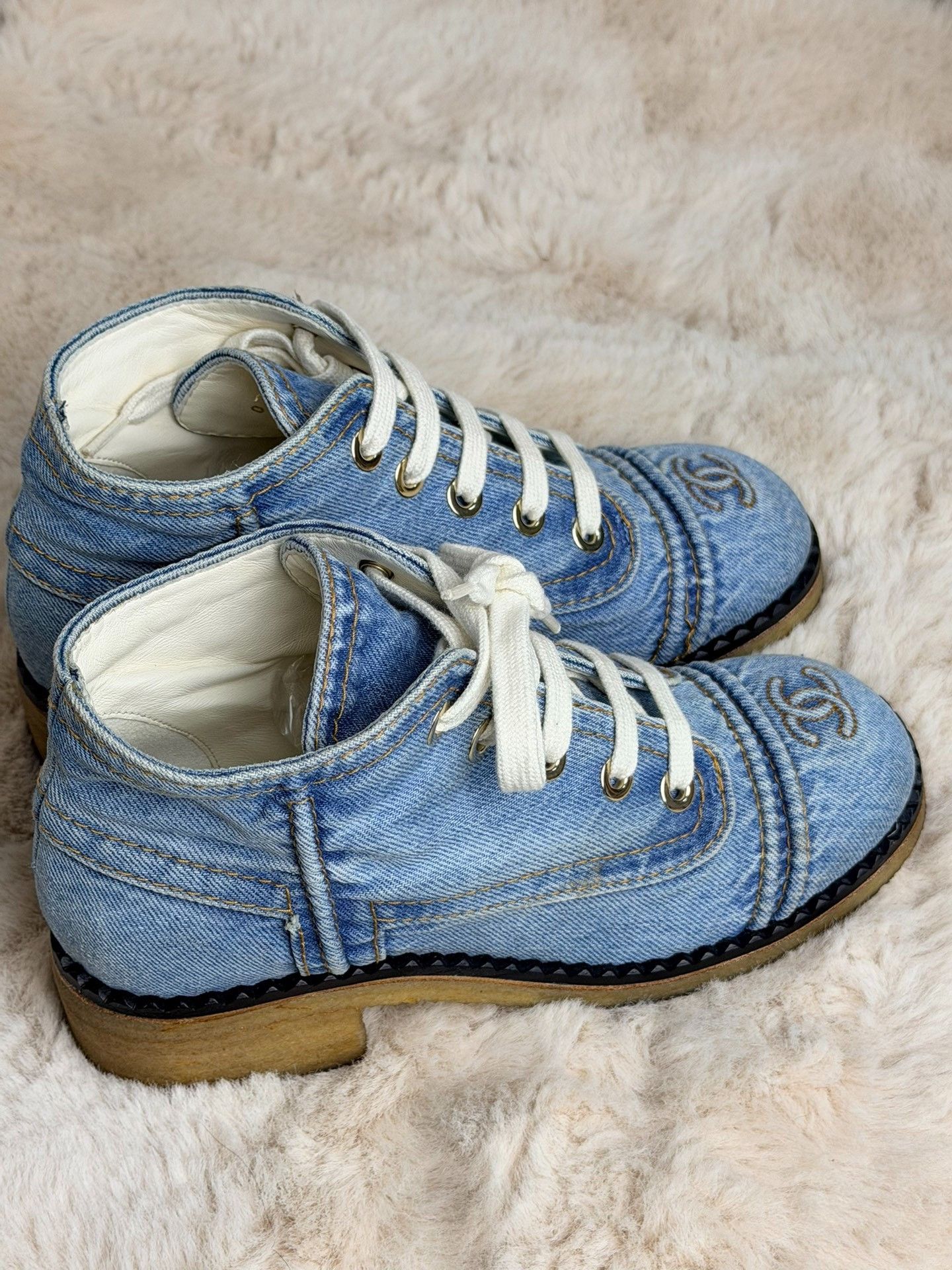 Chanel Chanel Denim Blue Hitop Sneakers us_6 Women Size US 6 / IT 36 - 4 Thumbnail