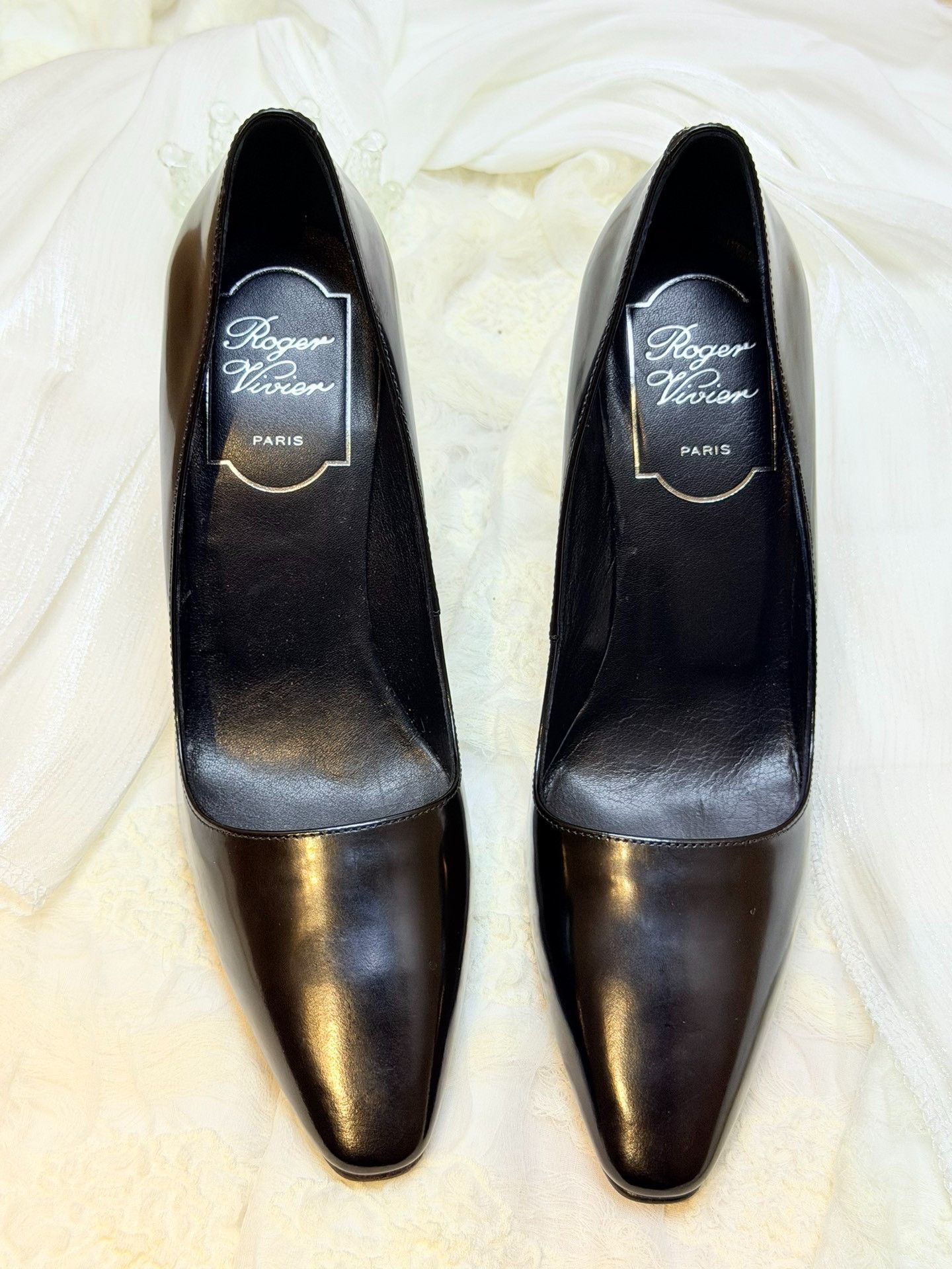 Roger Vivier Roger Vivier Retro Black Lowtop Sneakers it_34 Women Size US 4 / IT 34 - 2 Thumbnail