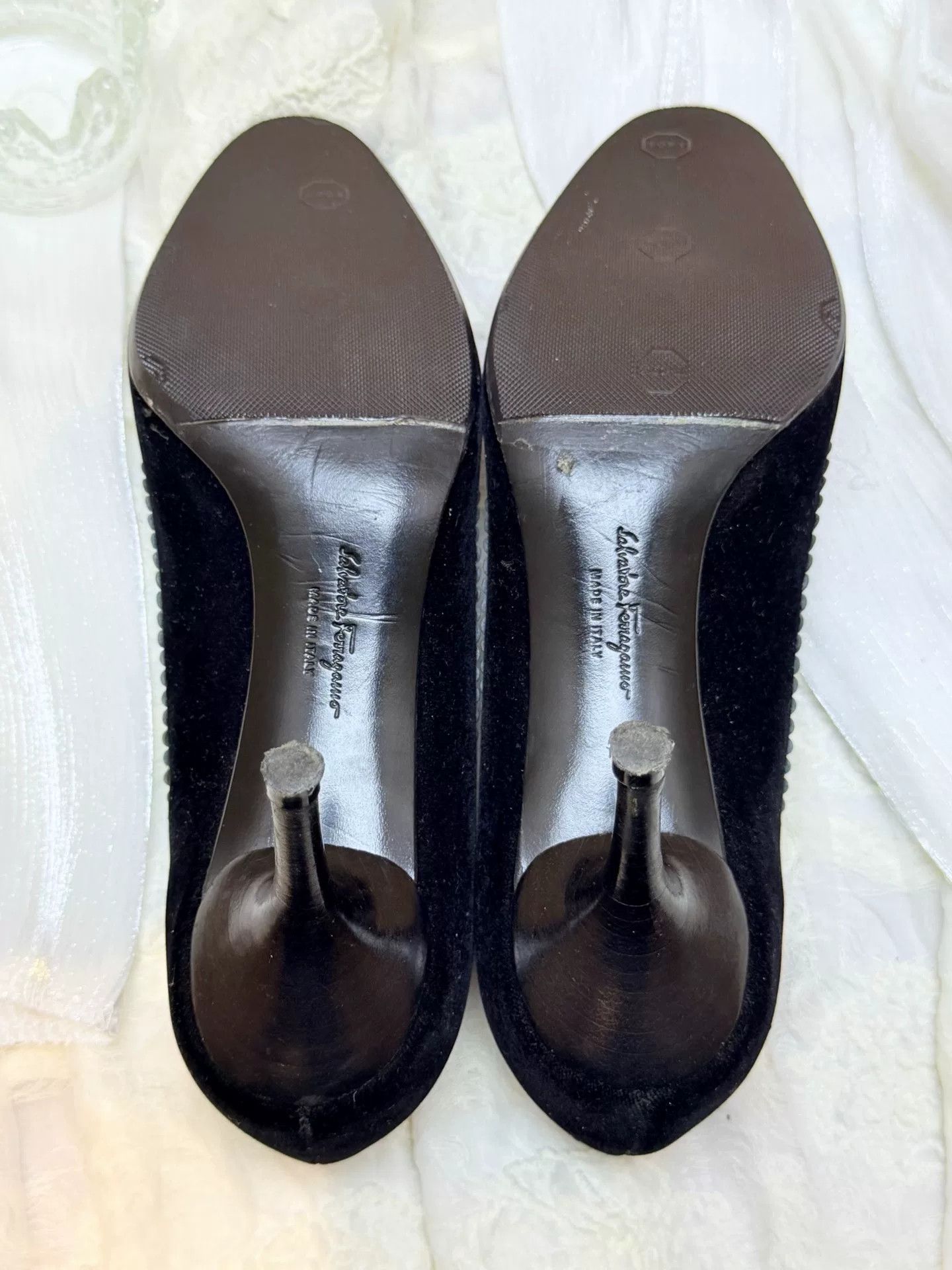 Salvatore Ferragamo Salvatore Ferragamo Gold Lowtop Sneakers us_6 Women Size US 6 / IT 36 - 4 Thumbnail
