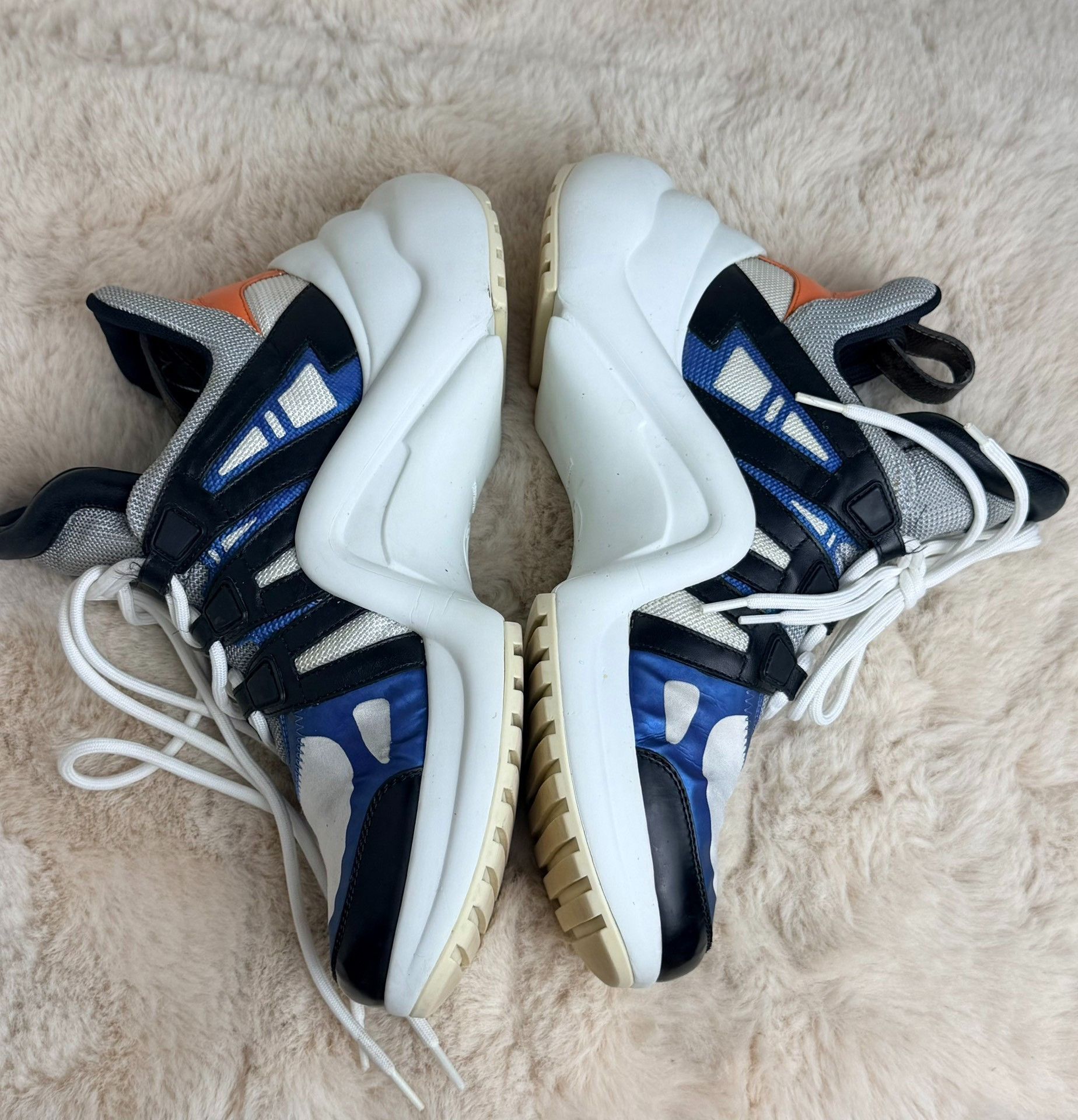 Louis Vuitton Louis Vuitton Blue Lowtop Sneakers us_9 Women Size US 9 / IT 39 - 3 Thumbnail