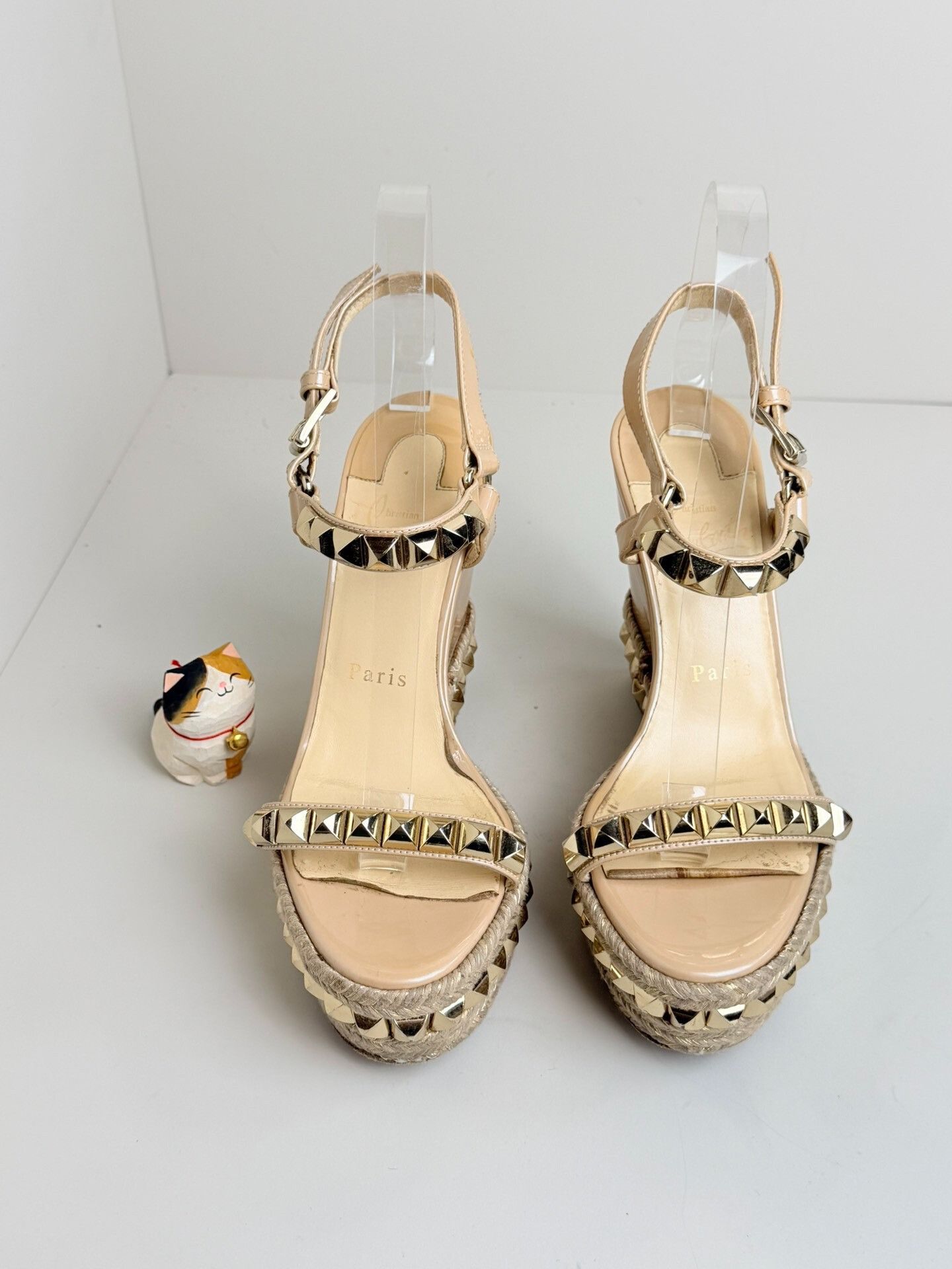 Christian Louboutin Christian Louboutin Gold Sandals us_7-5 Women Size US 7.5 / IT 37.5 - 2 Thumbnail