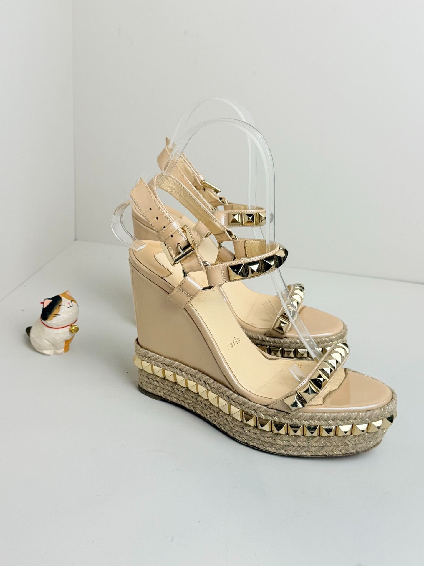 Christian Louboutin Christian Louboutin Gold Sandals us_7-5 Women Size US 7.5 / IT 37.5 - 3 Thumbnail