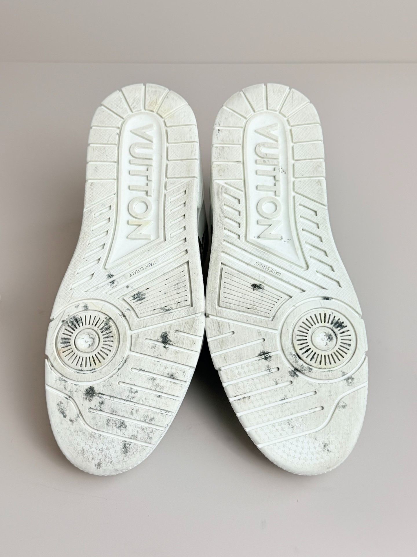 Louis Vuitton Louis Vuitton Training Lowtop Sneakers 6 Men Size US 6 / EU 39 - 8 Thumbnail