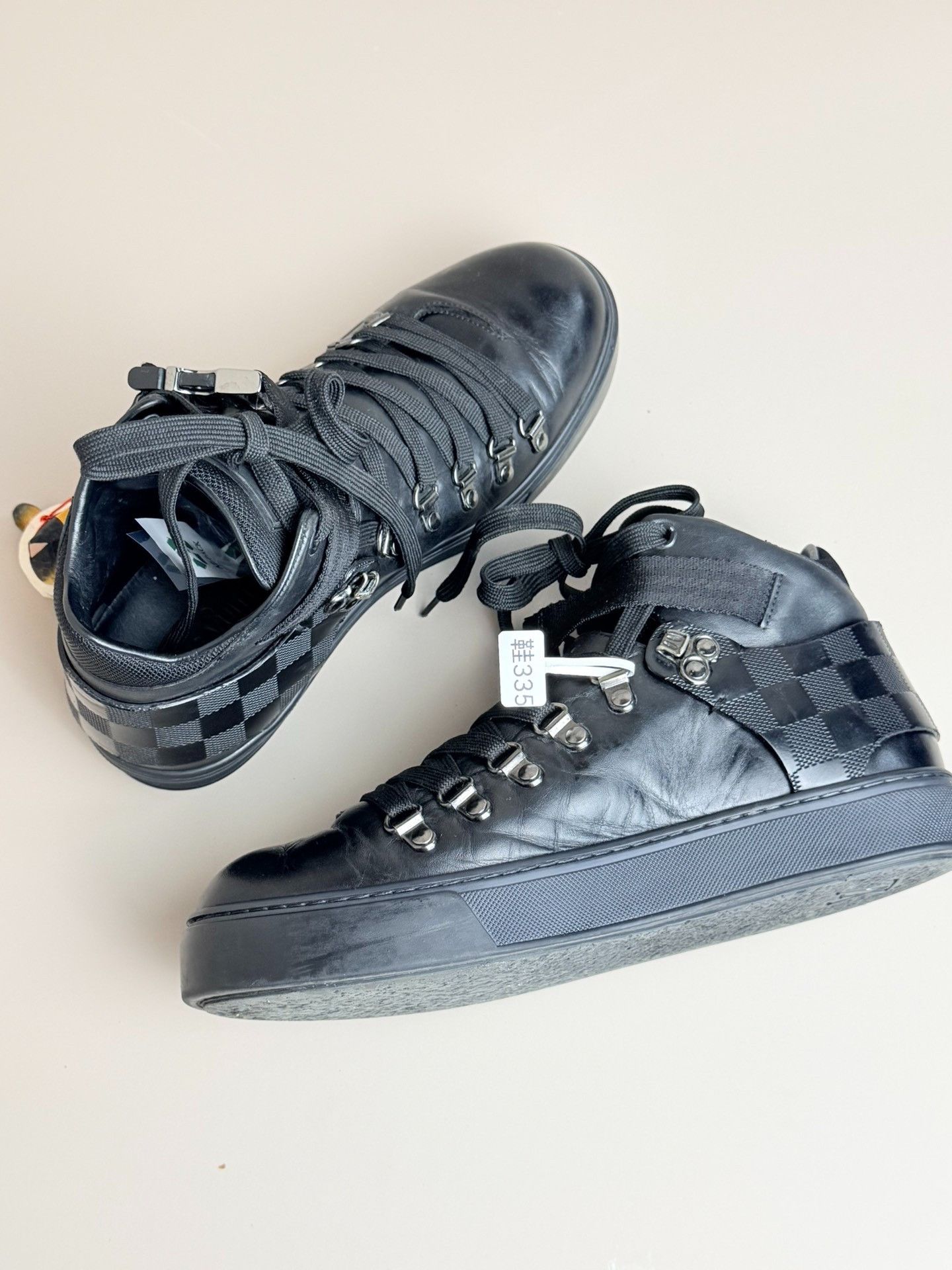 Louis Vuitton Louis Vuitton Checkered Black Hitop Sneakers 6.5 Men Size US 6.5 / EU 39-40 - 4 Thumbnail