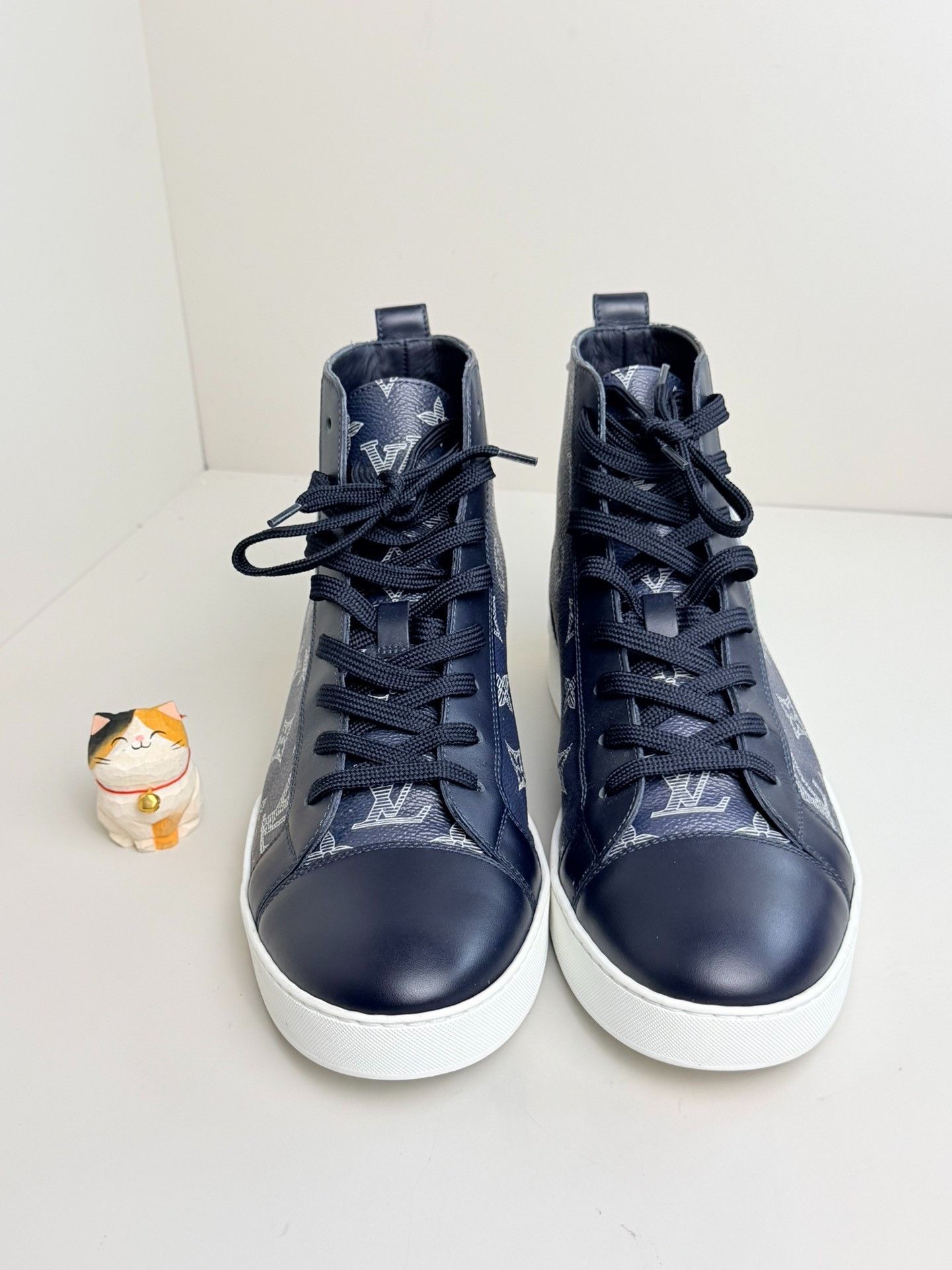 Louis Vuitton Louis Vuitton Multi Lowtop Sneakers 7 Men Size US 7 / EU 40 - 3 Thumbnail