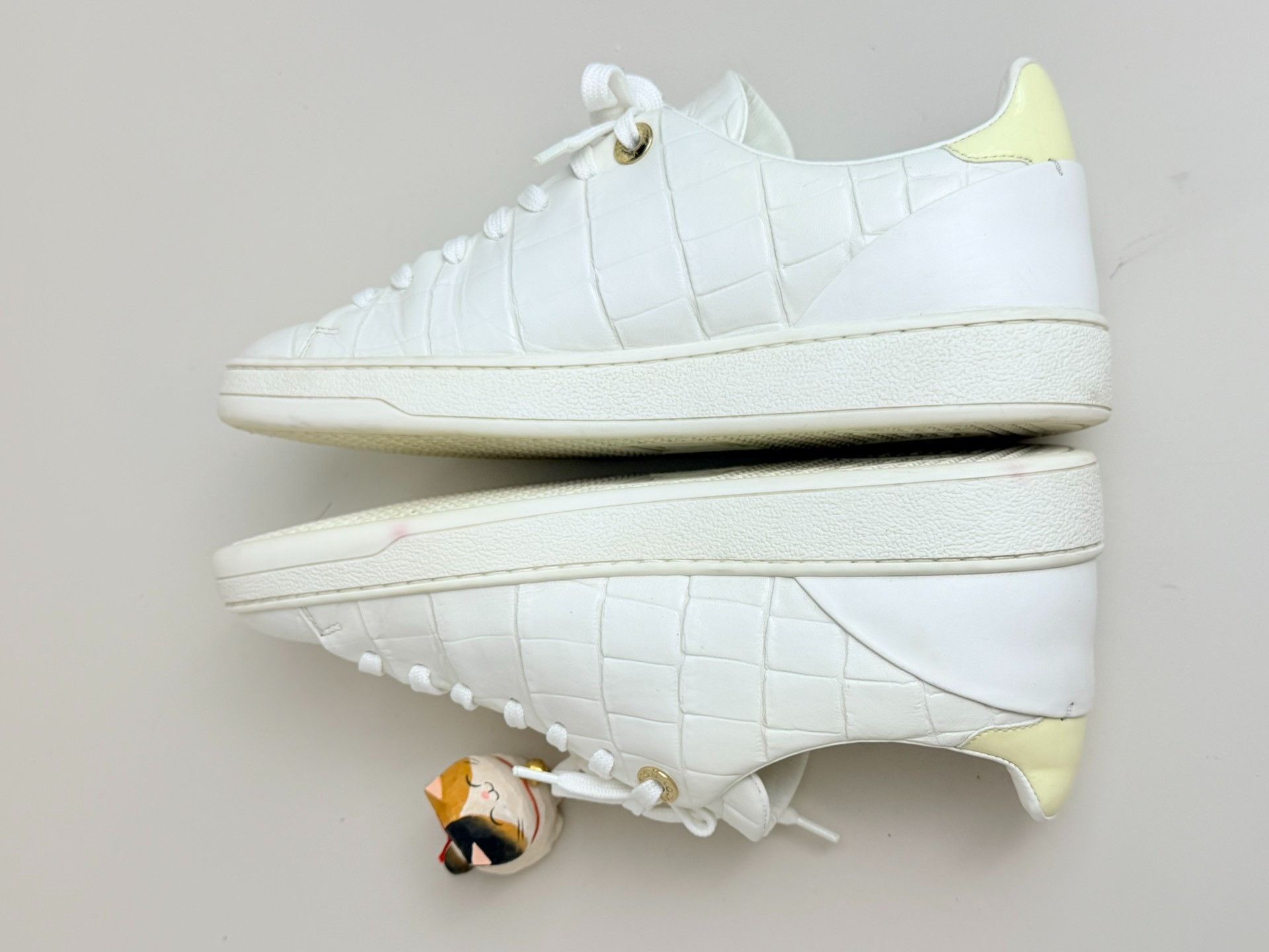 Louis Vuitton Louis Vuitton Casual White Lowtop Sneakers us_6-5 Women Size US 6.5 / IT 36.5 - 6 Thumbnail