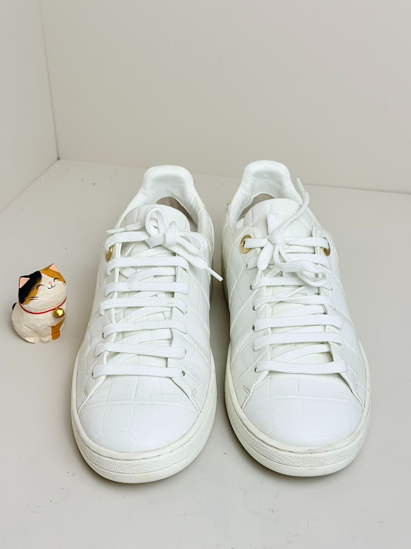 Louis Vuitton Louis Vuitton Casual White Lowtop Sneakers us_6-5 Women Size US 6.5 / IT 36.5 - 3 Thumbnail