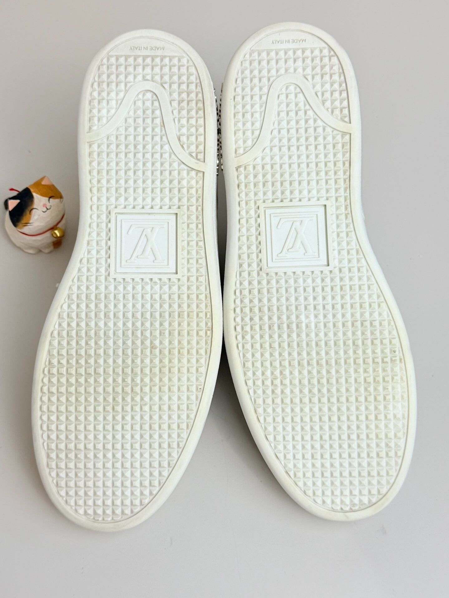 Louis Vuitton Louis Vuitton Casual White Lowtop Sneakers us_6-5 Women Size US 6.5 / IT 36.5 - 7 Thumbnail