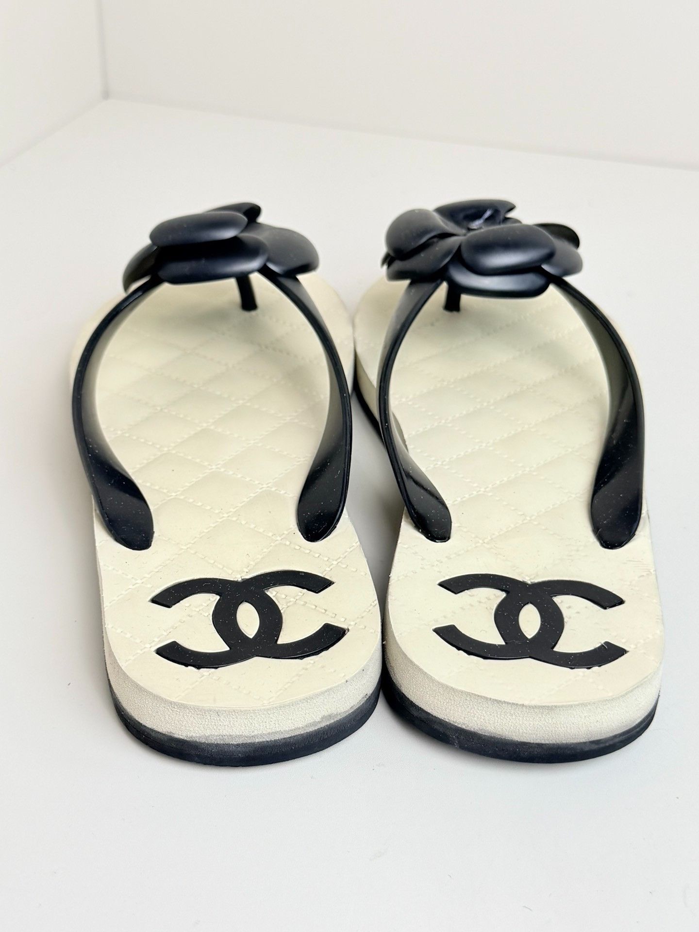 Chanel Chanel White Sandals us_6 Women Size US 6 / IT 36 - 4 Thumbnail