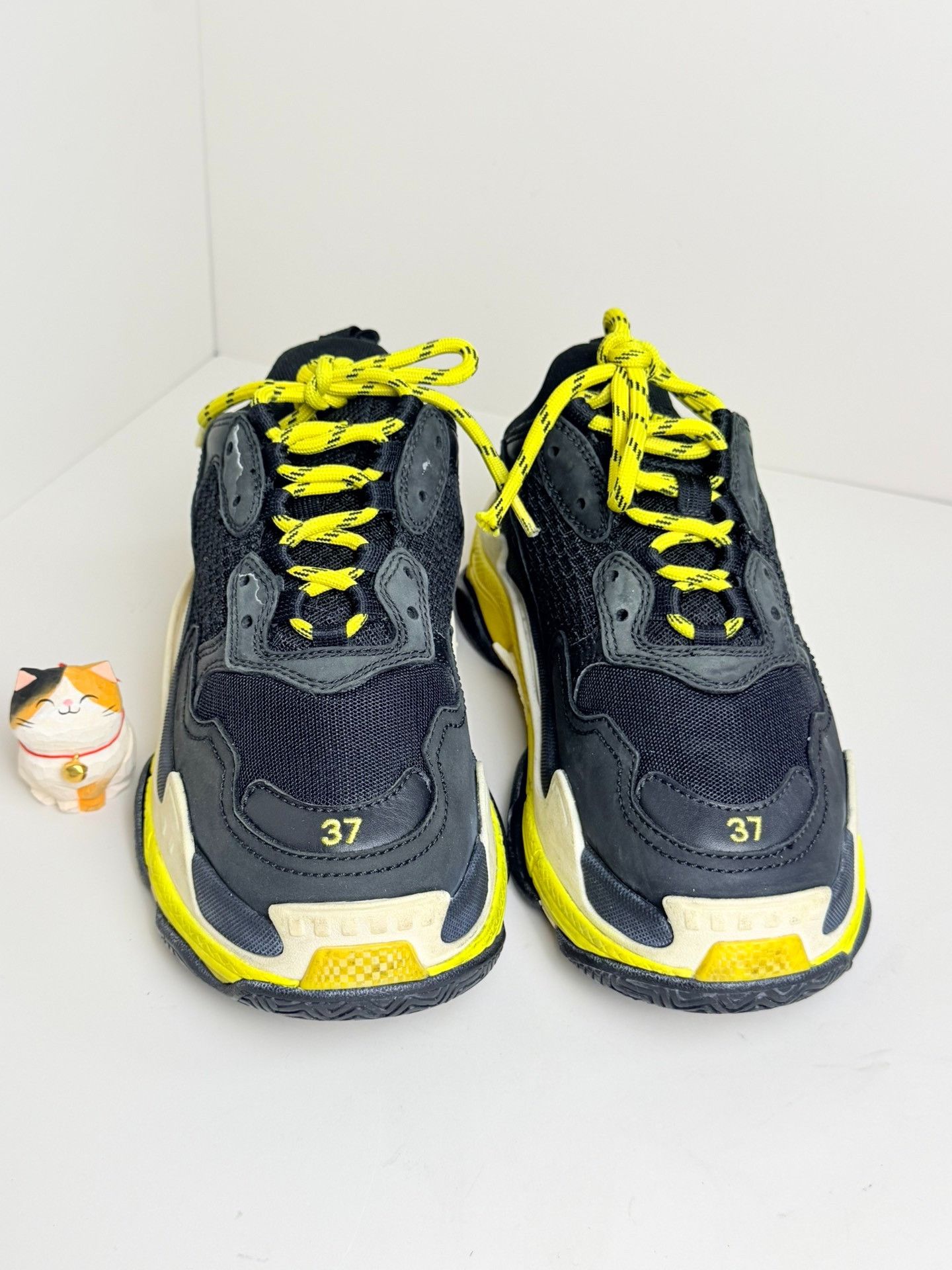 Balenciaga Balenciaga Distressed Yellow Lowtop Sneakers us_7 Women Size US 7 / IT 37 - 3 Thumbnail
