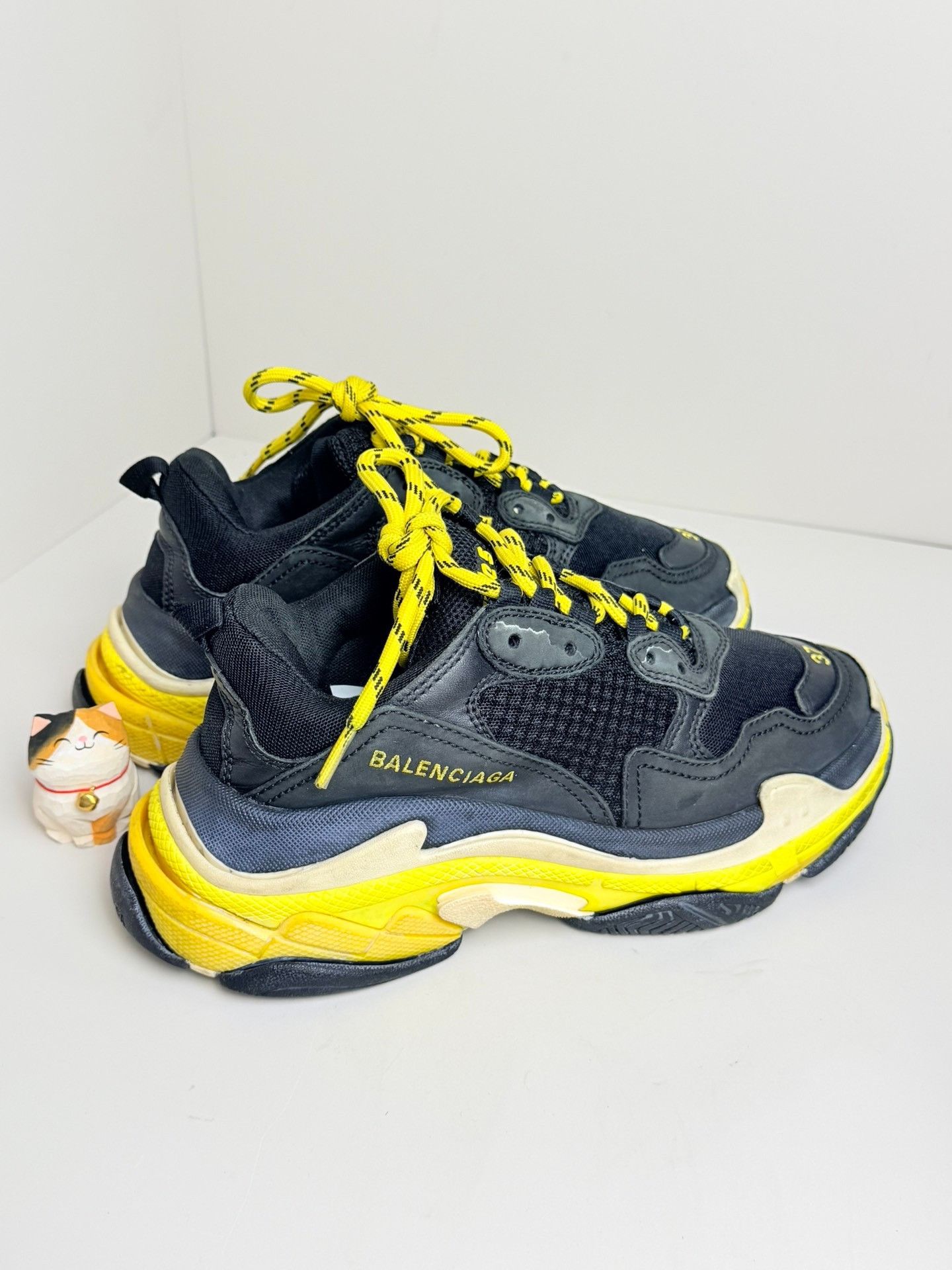 Balenciaga Balenciaga Distressed Yellow Lowtop Sneakers us_7 Women Size US 7 / IT 37 - 2 Thumbnail