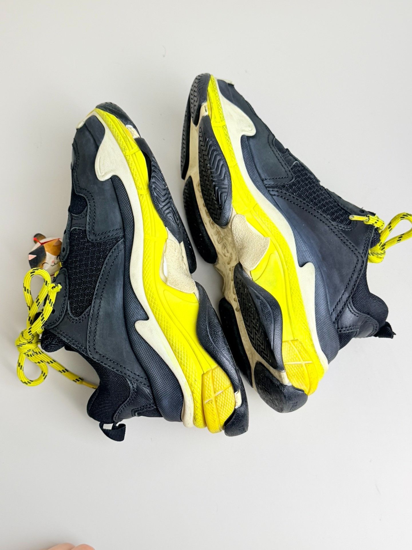 Balenciaga Balenciaga Distressed Yellow Lowtop Sneakers us_7 Women Size US 7 / IT 37 - 5 Thumbnail